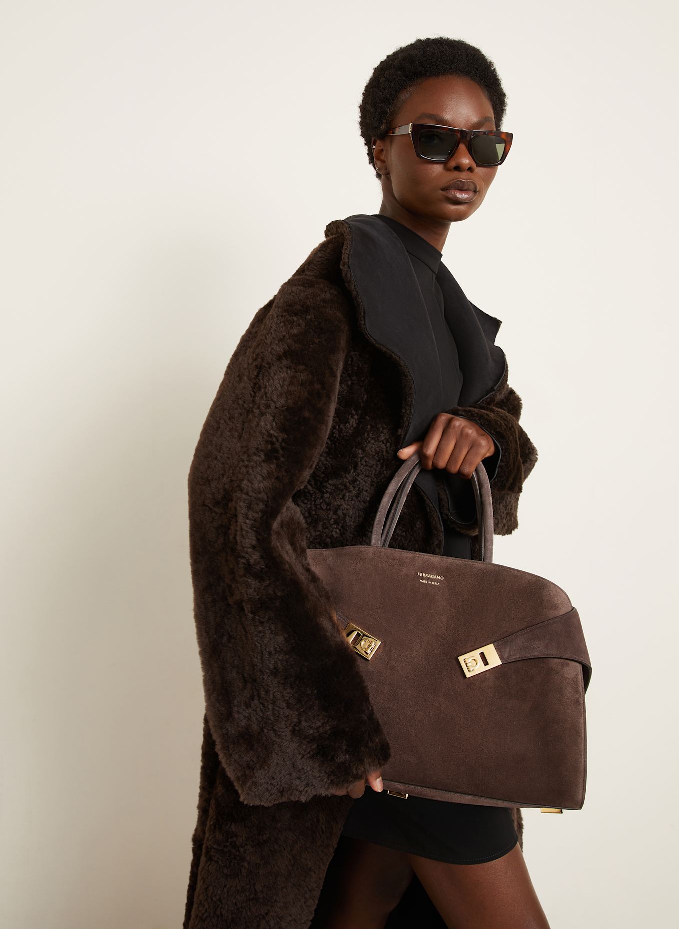 FERRAGAMO Torebka HUG: CIEMNOBRĄZOWY