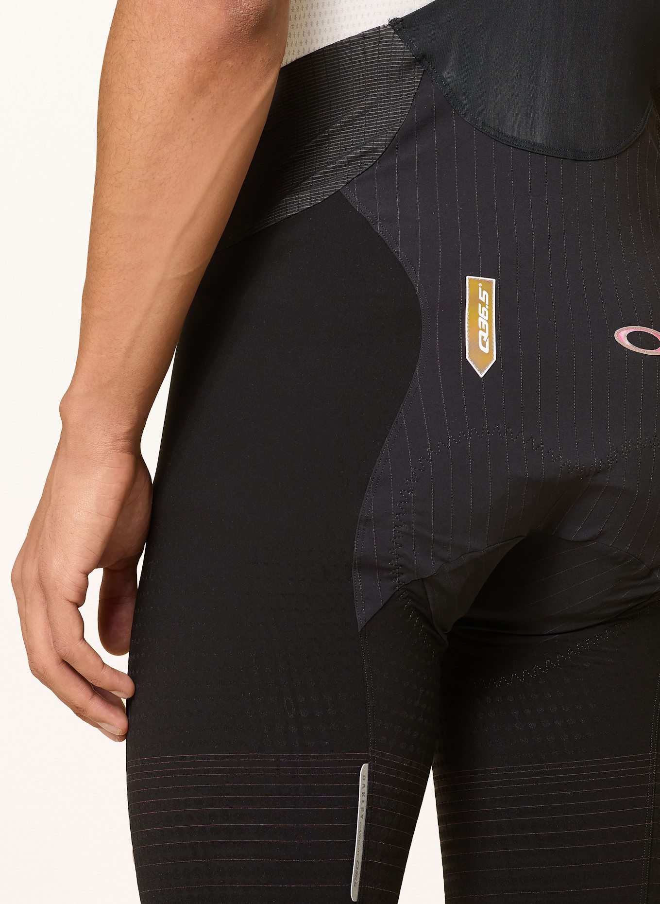 OAKLEY Radhose Q36.5 CLIMA BIBSHORT mit Trägern und gepolstertem Einsatz: SCHWARZ