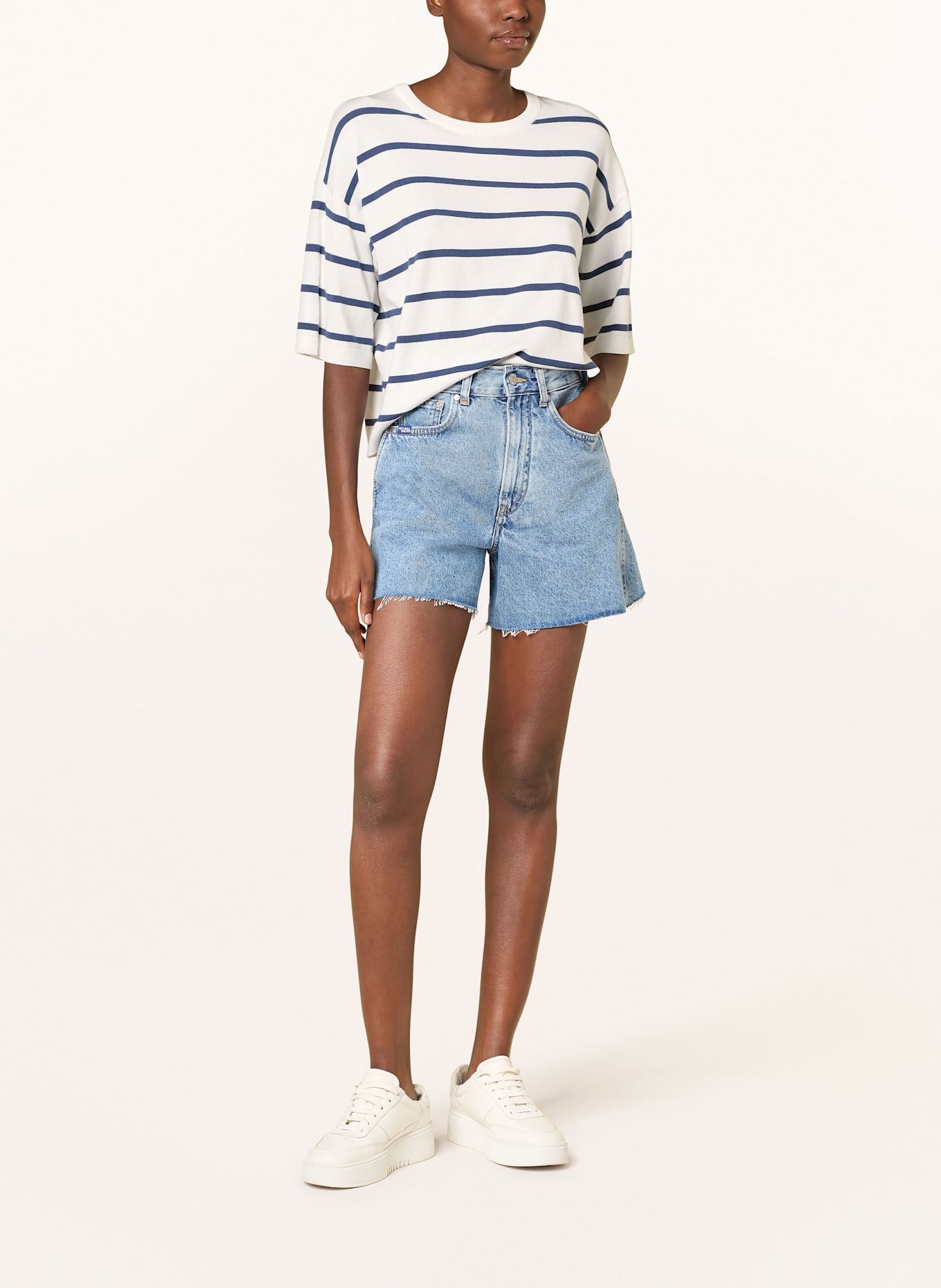 MSCH COPENHAGEN T-shirt en maille MSCHGEANINE: BLANC / BLEU FONCÉ