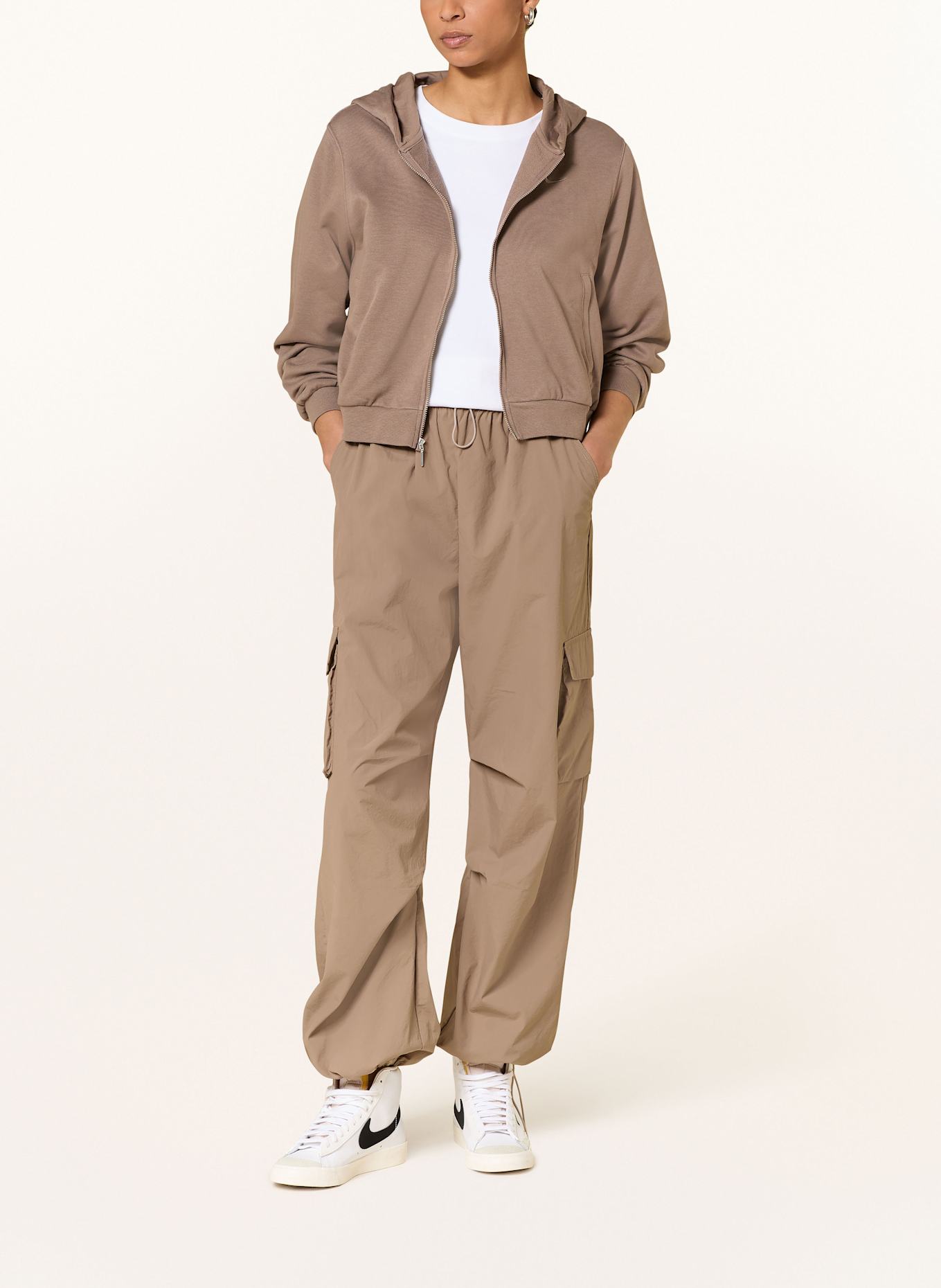 Nike Sweatjacke SPORTSWEAR CHILL: BRAUN