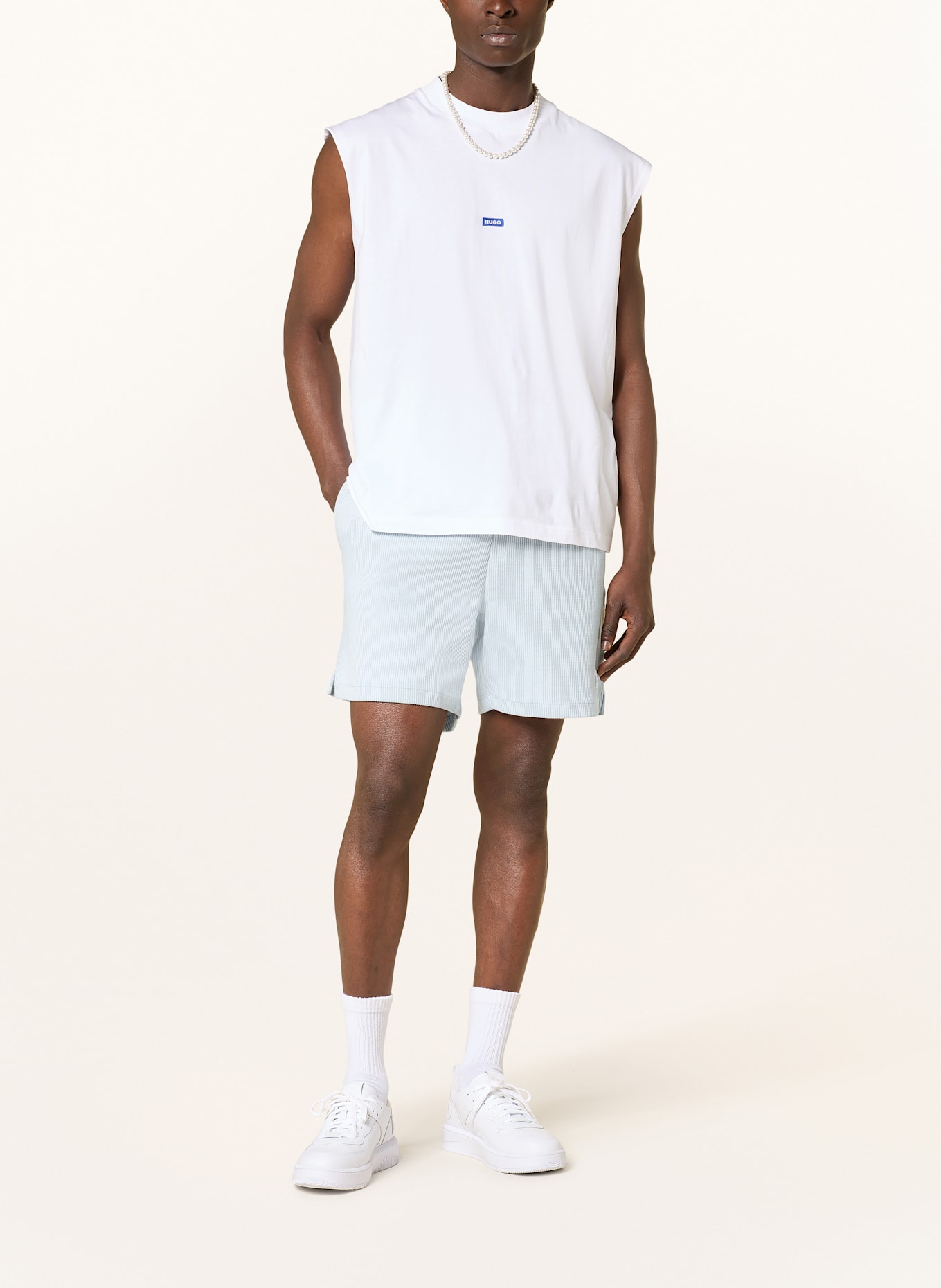 HUGO BLUE Short de survêtement NUWAFFLO: BLEU CLAIR