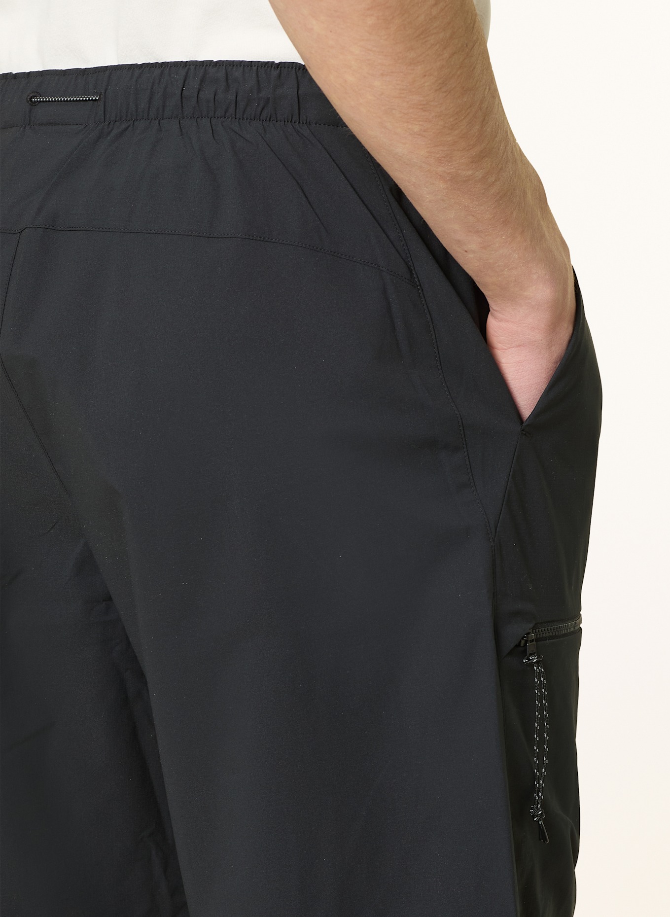 Peak Performance Trekkinghose: SCHWARZ