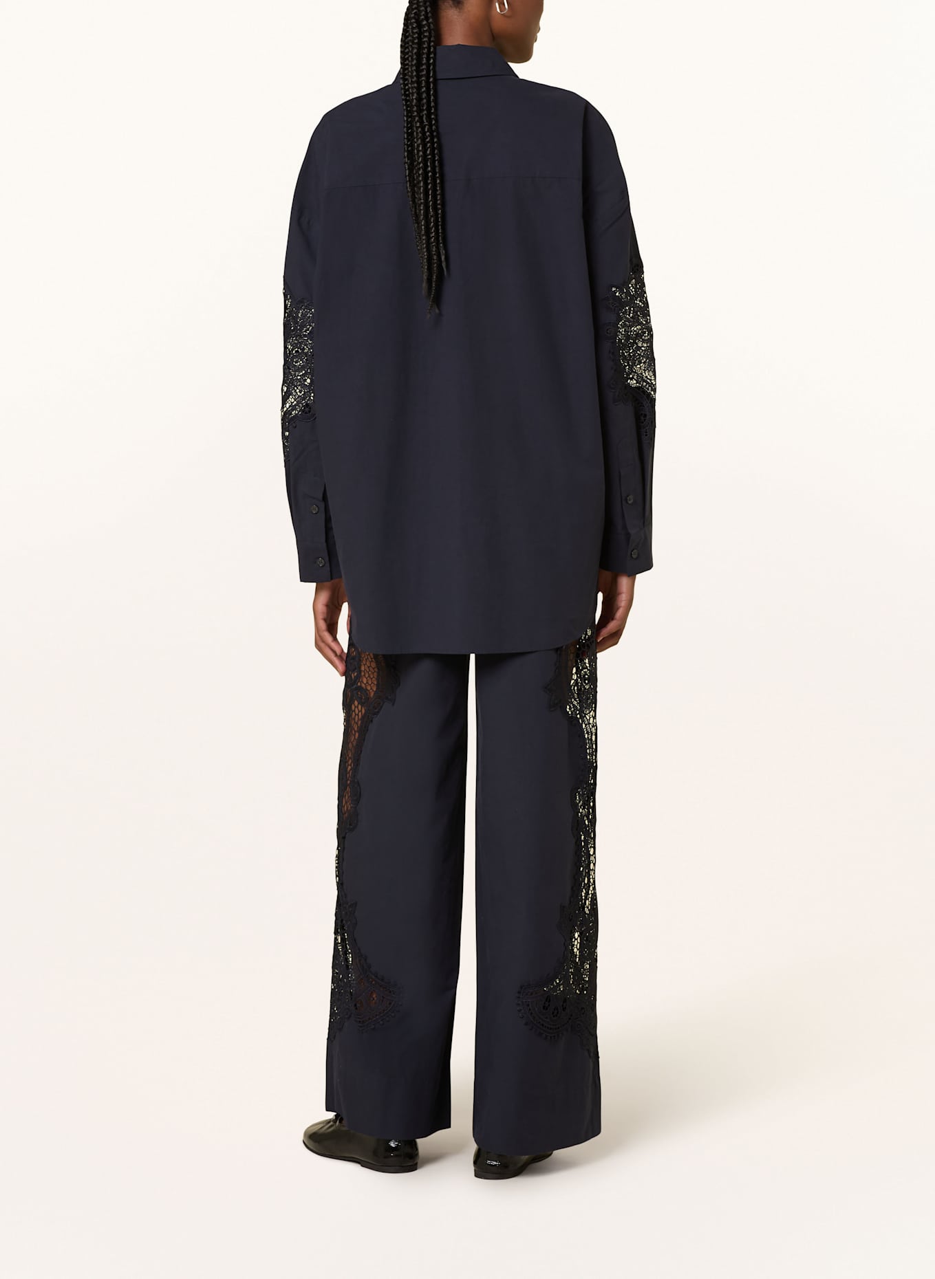 ESSENTIEL ANTWERP Oversized-Hemdbluse HOOFD mit Spitze: DUNKELBLAU