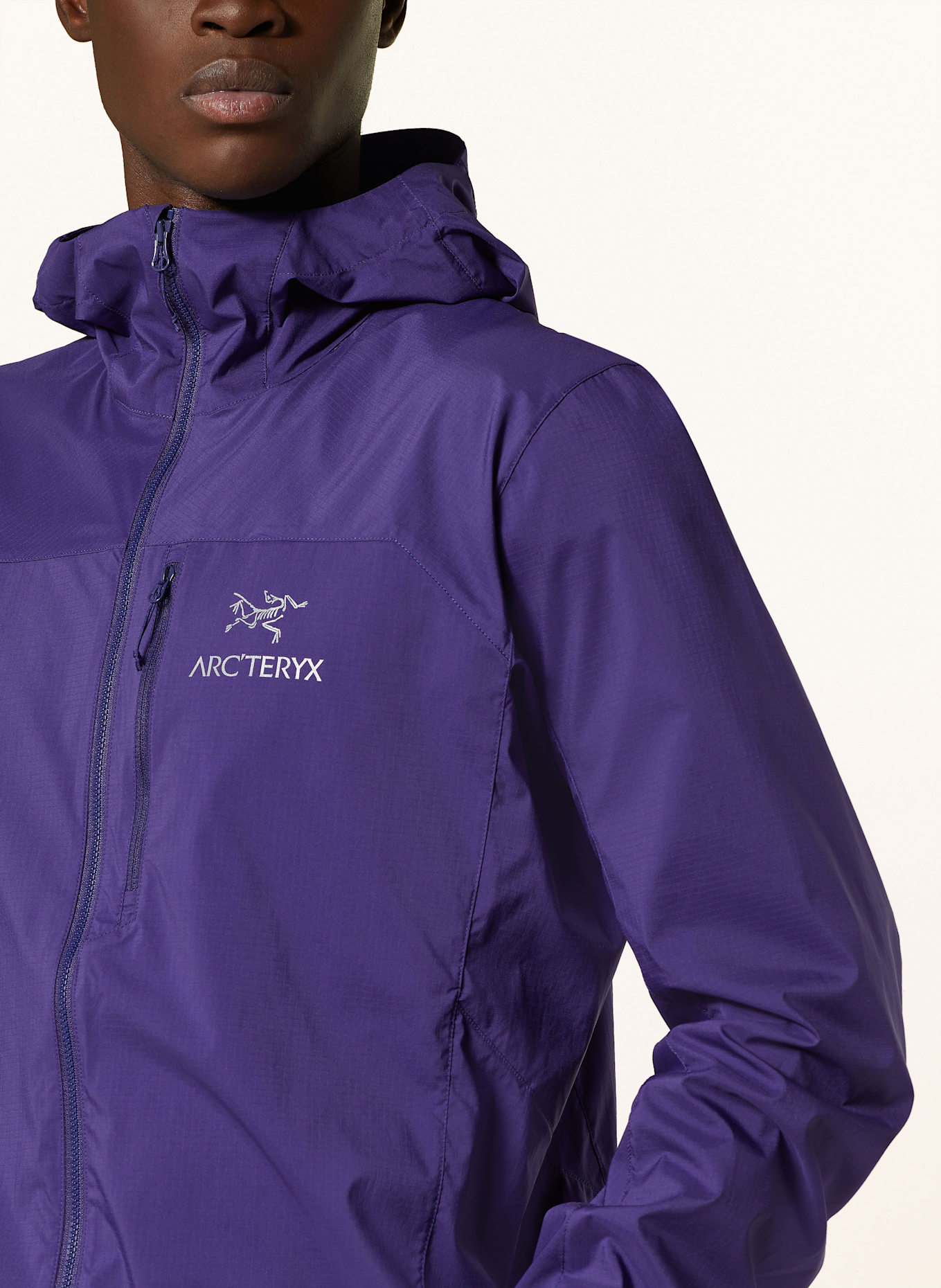 ARC'TERYX Windbreaker SQUAMISH HOODY: DUNKELLILA