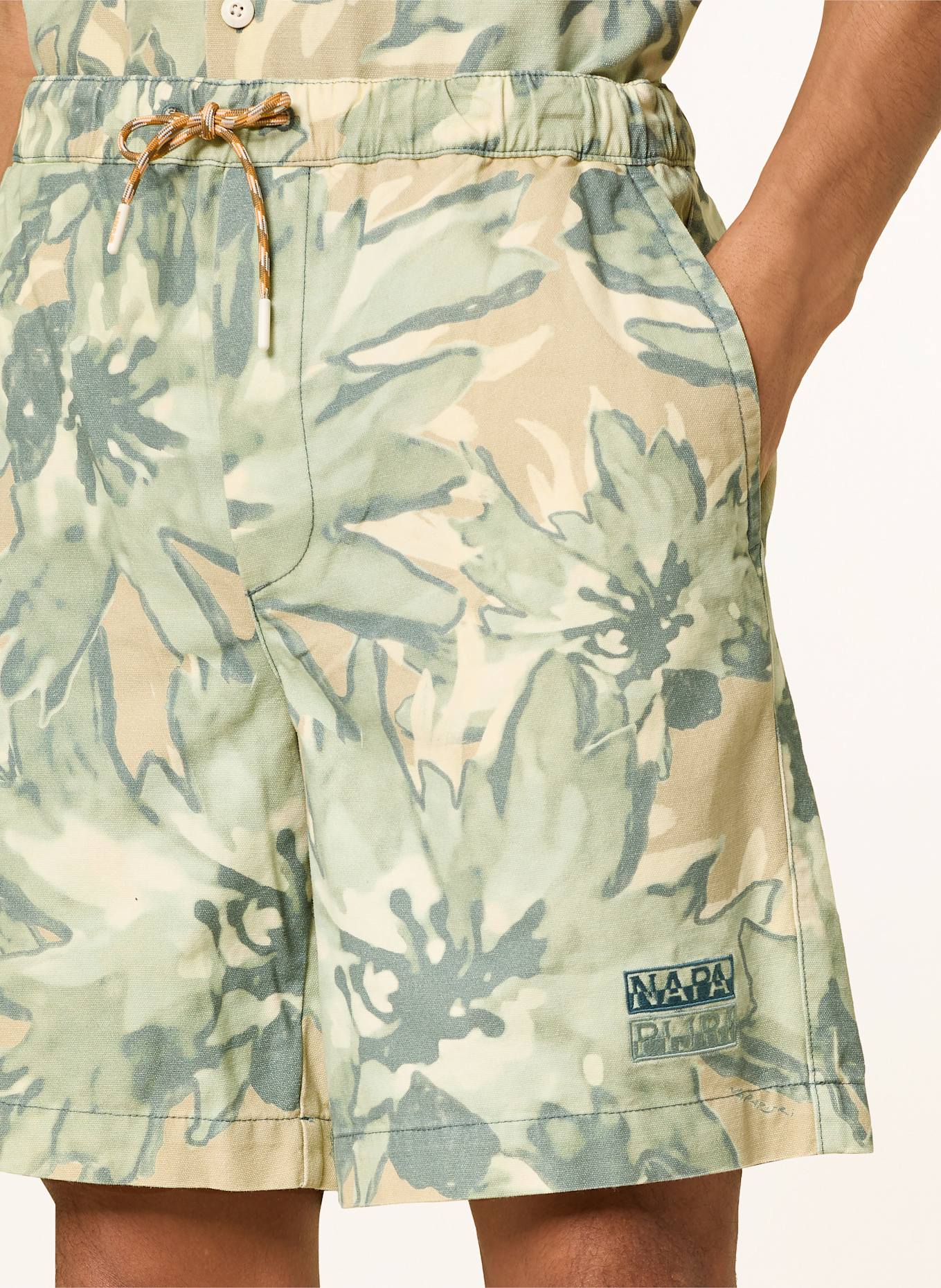 NAPAPIJRI Shorts TALLA: DARK GREEN/ LIGHT GREEN/ BEIGE