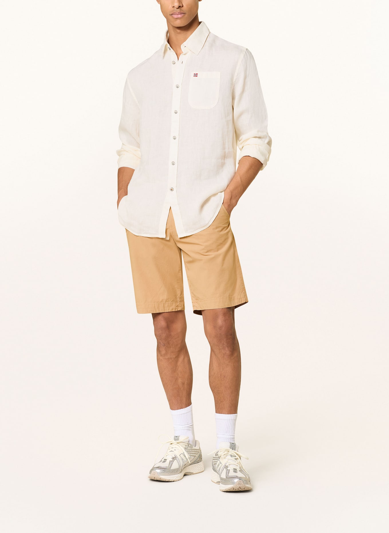 NAPAPIJRI Shorts NAKURU Extra Slim Fit, Color: LIGHT BROWN (Image 2)
