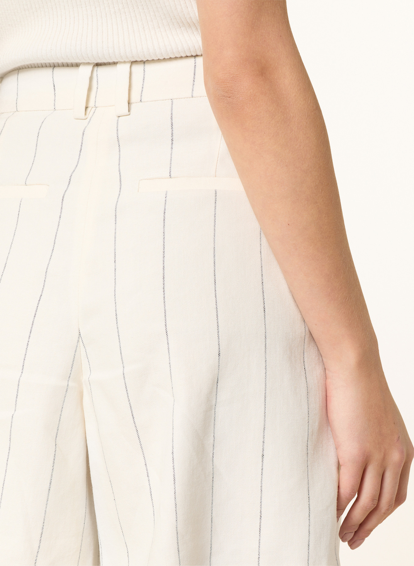 GANT Shorts mit Leinen: WEISS / DUNKELBLAU