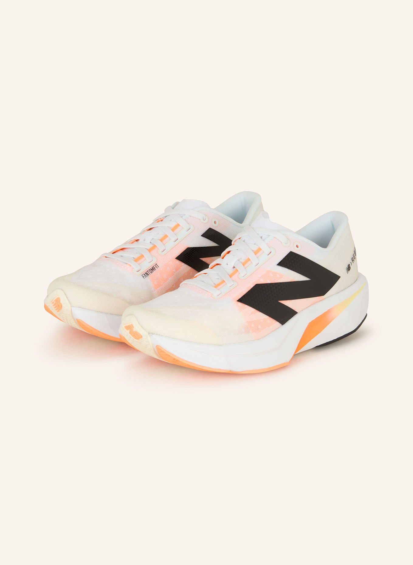 new balance Laufschuhe FUELCELL REBELL V4: WEISS/ NEONORANGE