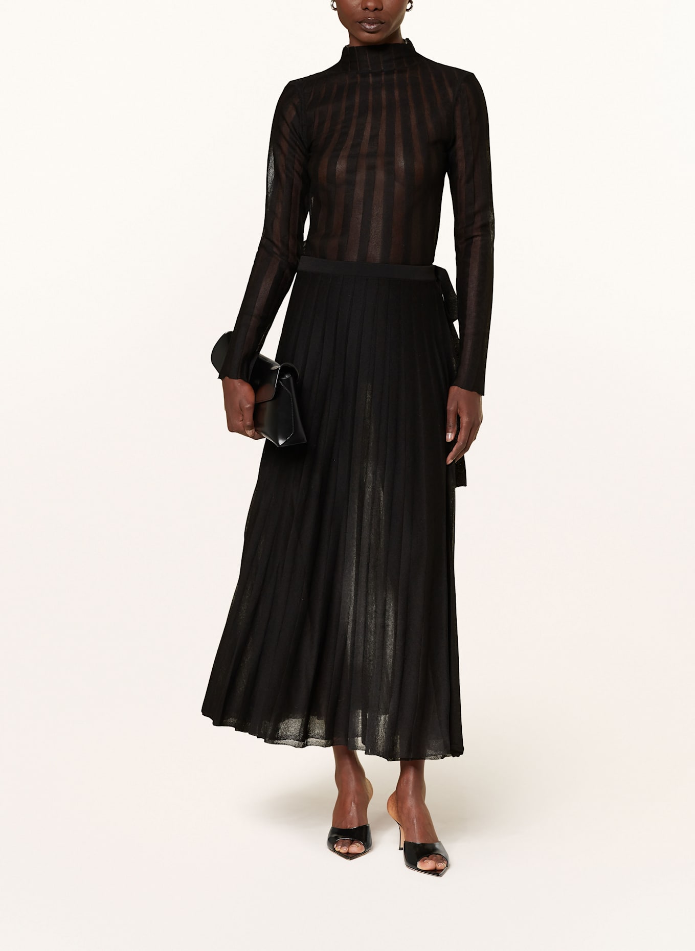 REMAIN Pullover: SCHWARZ