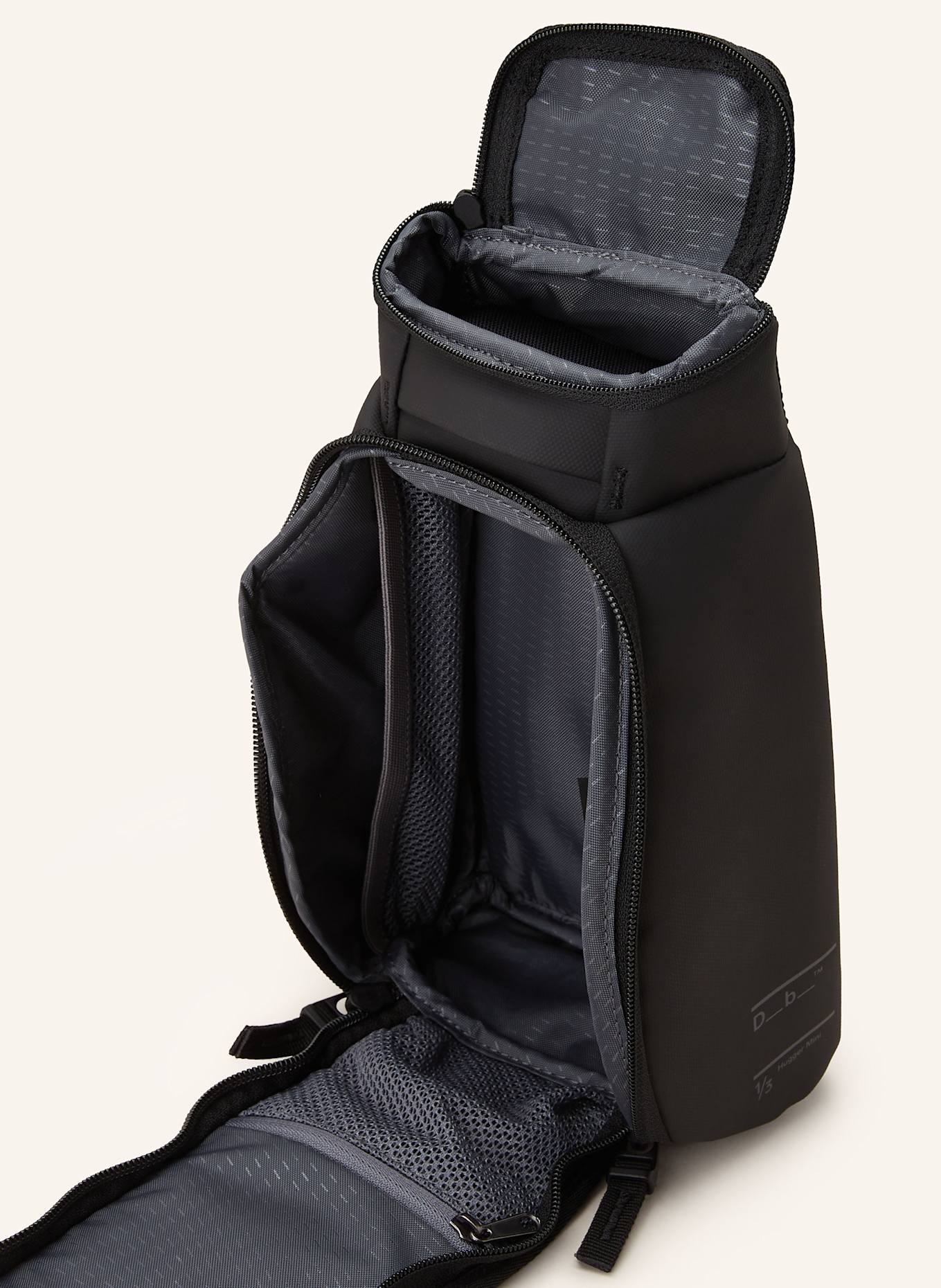 D_b_ Kosmetyczka HUGGER: CZARNY