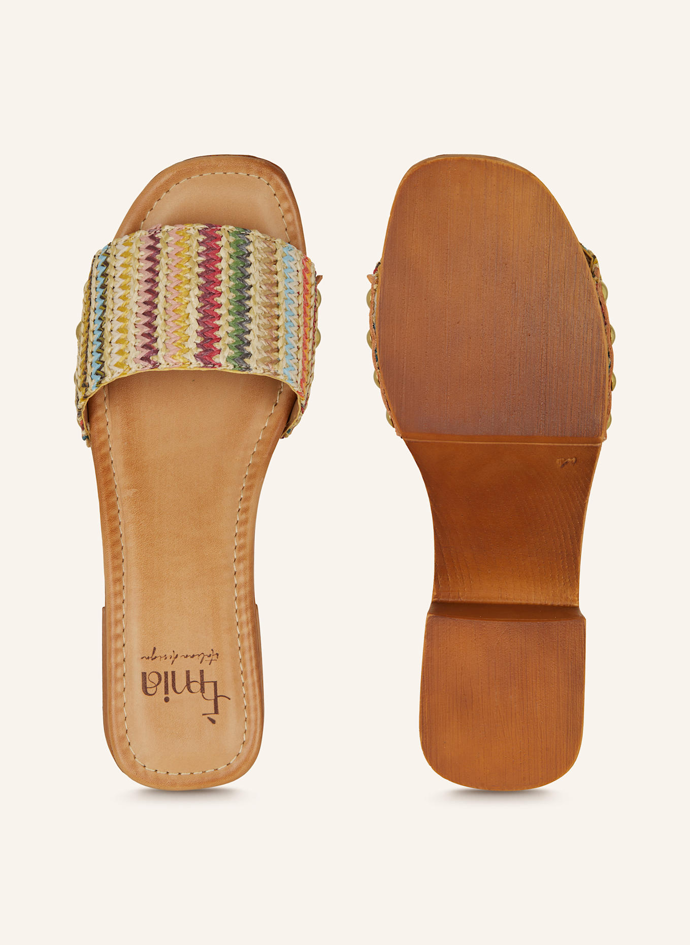 È MIA Plateau-Mules mit Nieten: CREME / DUNKELROT / GELB