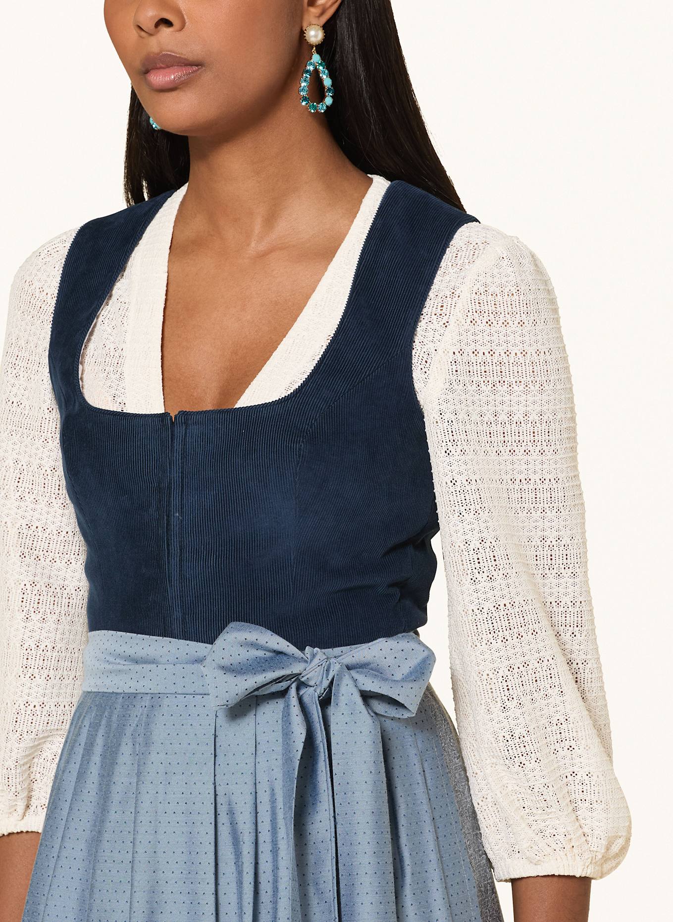 Heimatglück Tracht Dirndl halenka ANTONIA s 3/4 rukávem: REŽNÁ