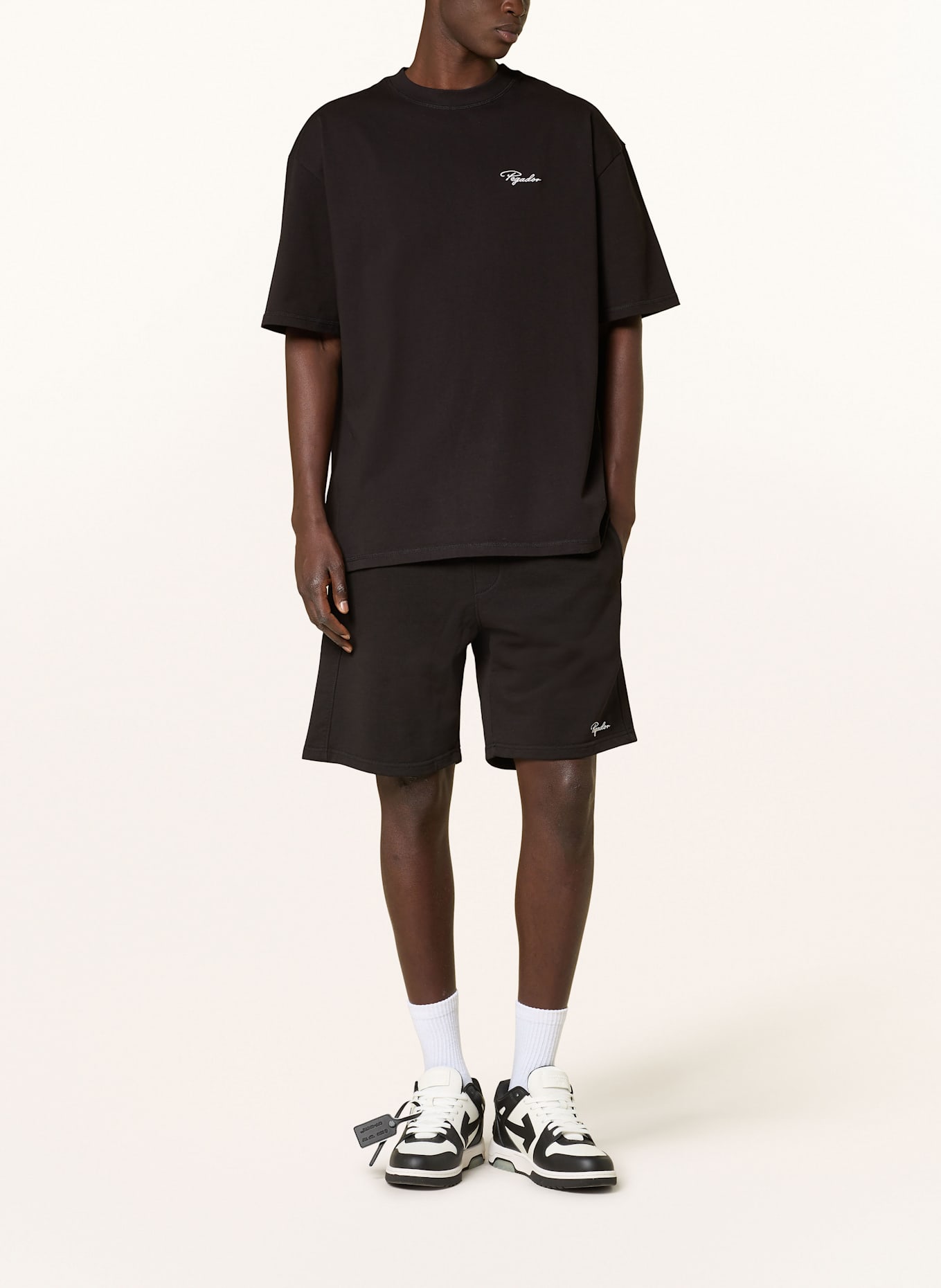 PEGADOR Šortky z mikinové látky SIGNAR: ČERNÁ