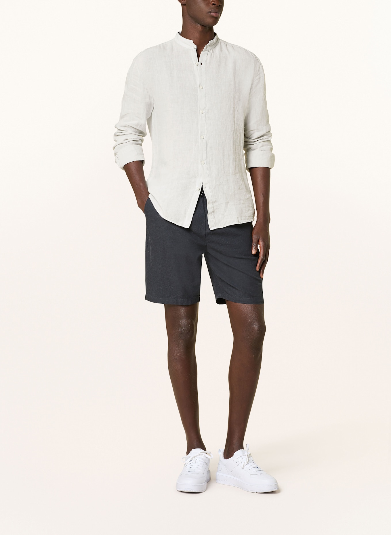 HUGO Koszula z lnu ELVORY slim fit ze stójką, Kolor: JASNOCZARY (Obrazek 2)