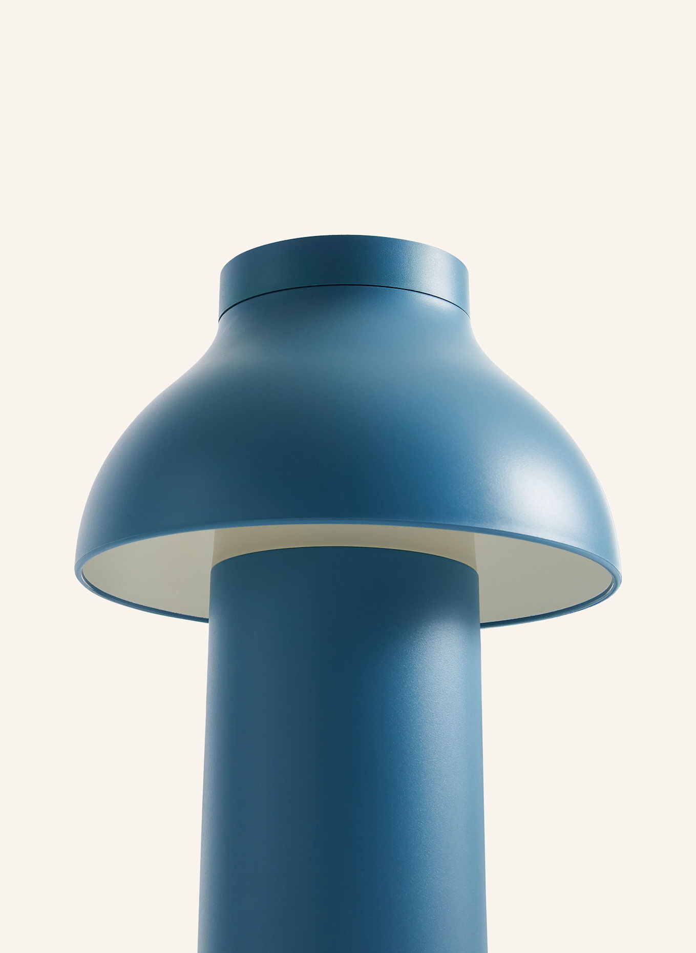 HAY Tischleuchte PC PORTABLE NO.2: HELLBLAU / WEISS