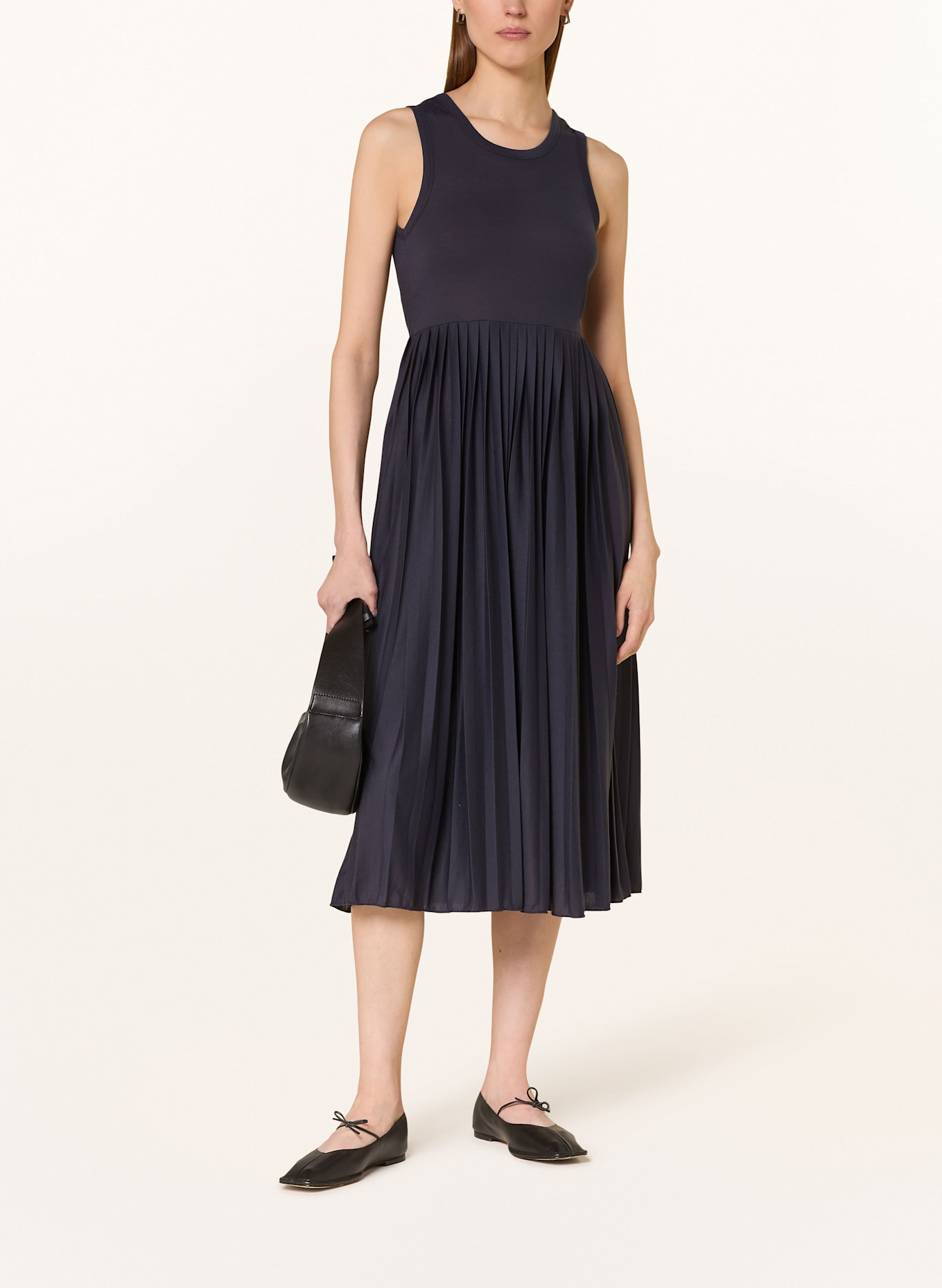 MORE & MORE Sukienka z dżerseju z plisami: GRANATOWY