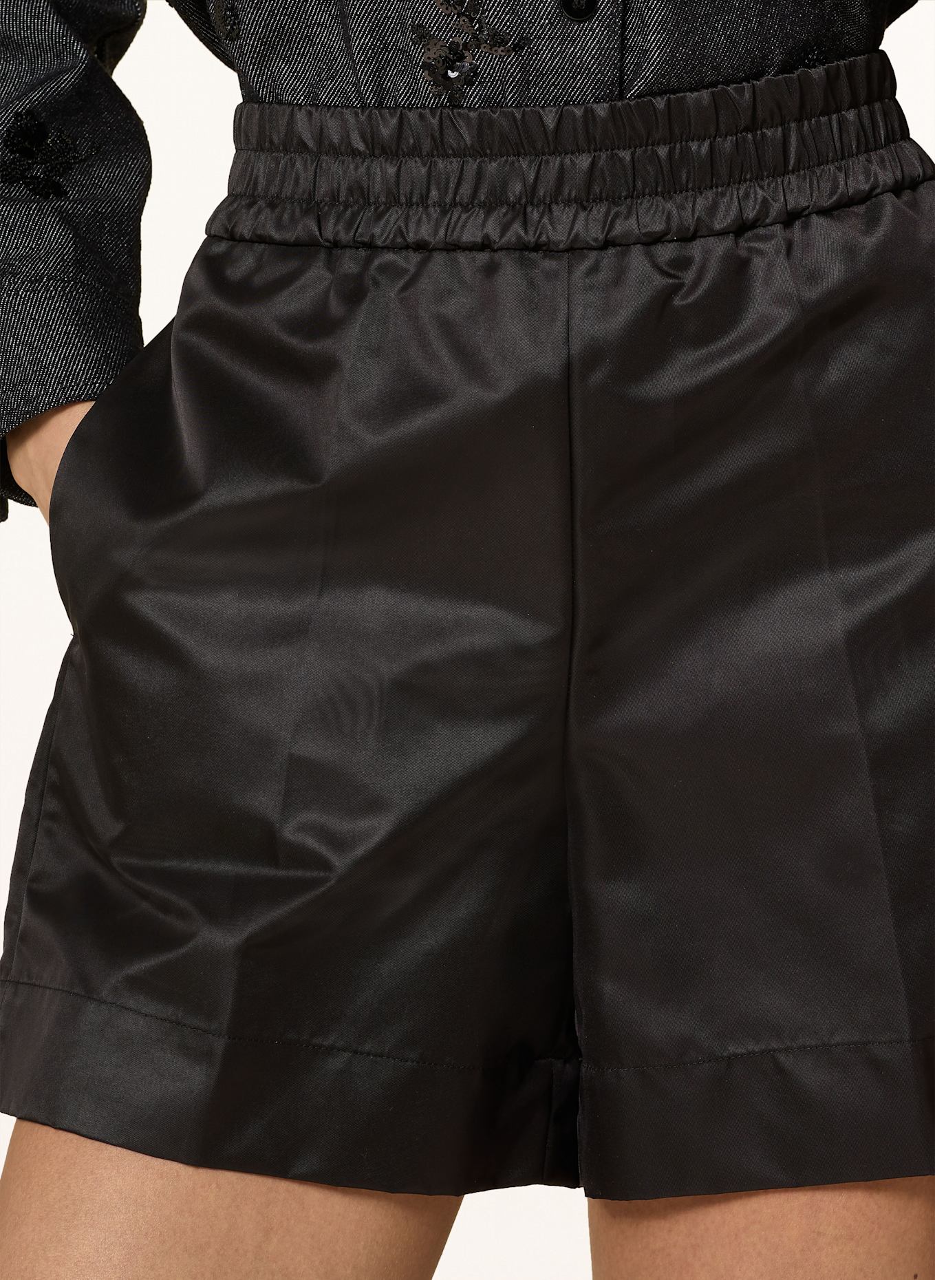LUISA CERANO Shorts: BLACK