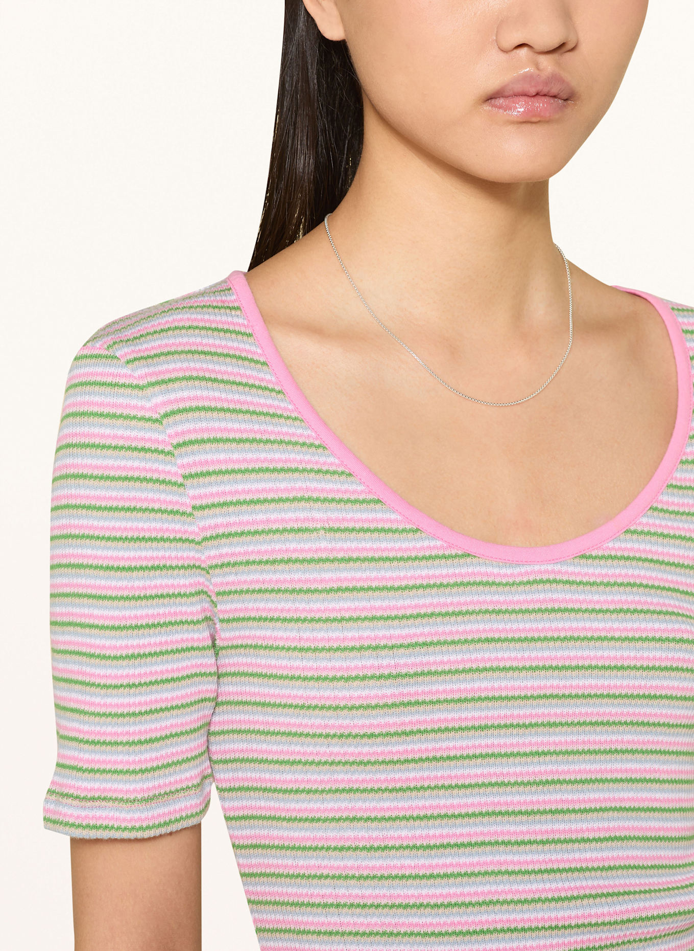 Rich & Royal T-Shirt: GRÜN / ROSA / WEISS