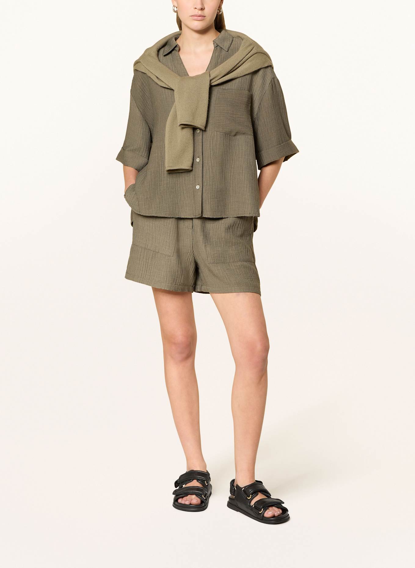 OPUS Shorts MELANE: OLIV