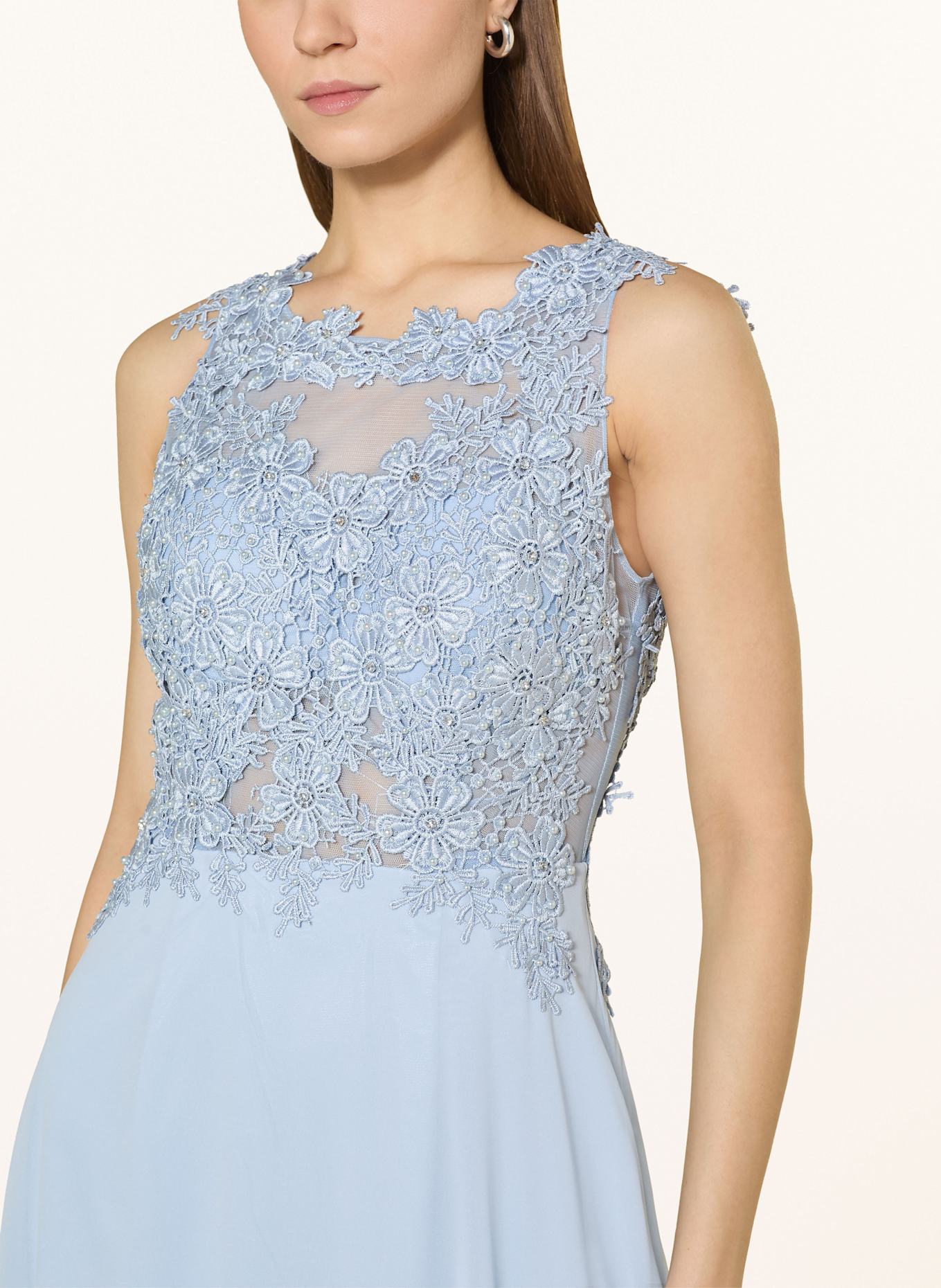 APART Abendkleid mit Spitze und Schmucksteinen: HELLBLAU