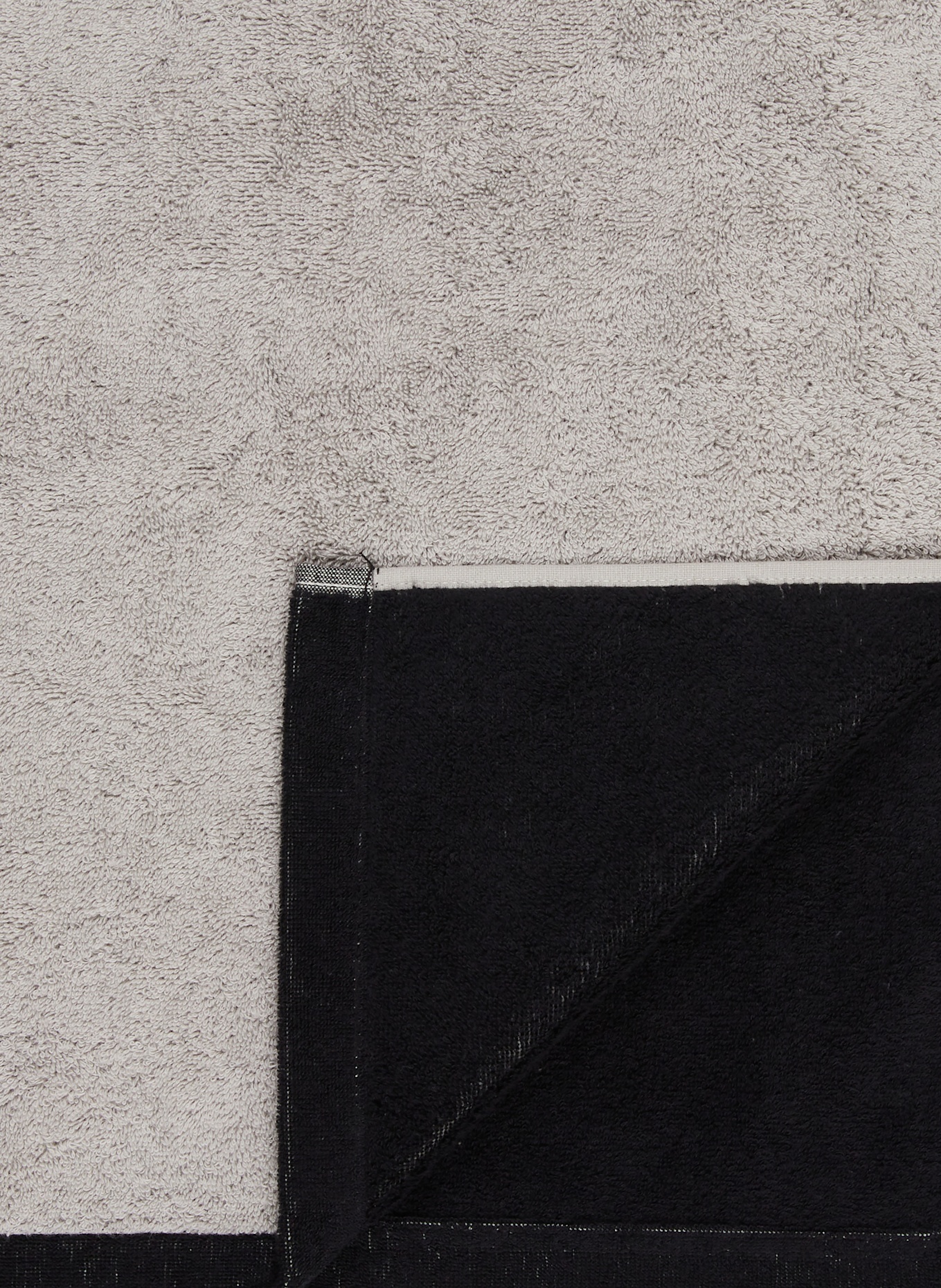 Cawö Duschtuch LIFESTYLE SPLASH: HELLGRAU / SCHWARZ