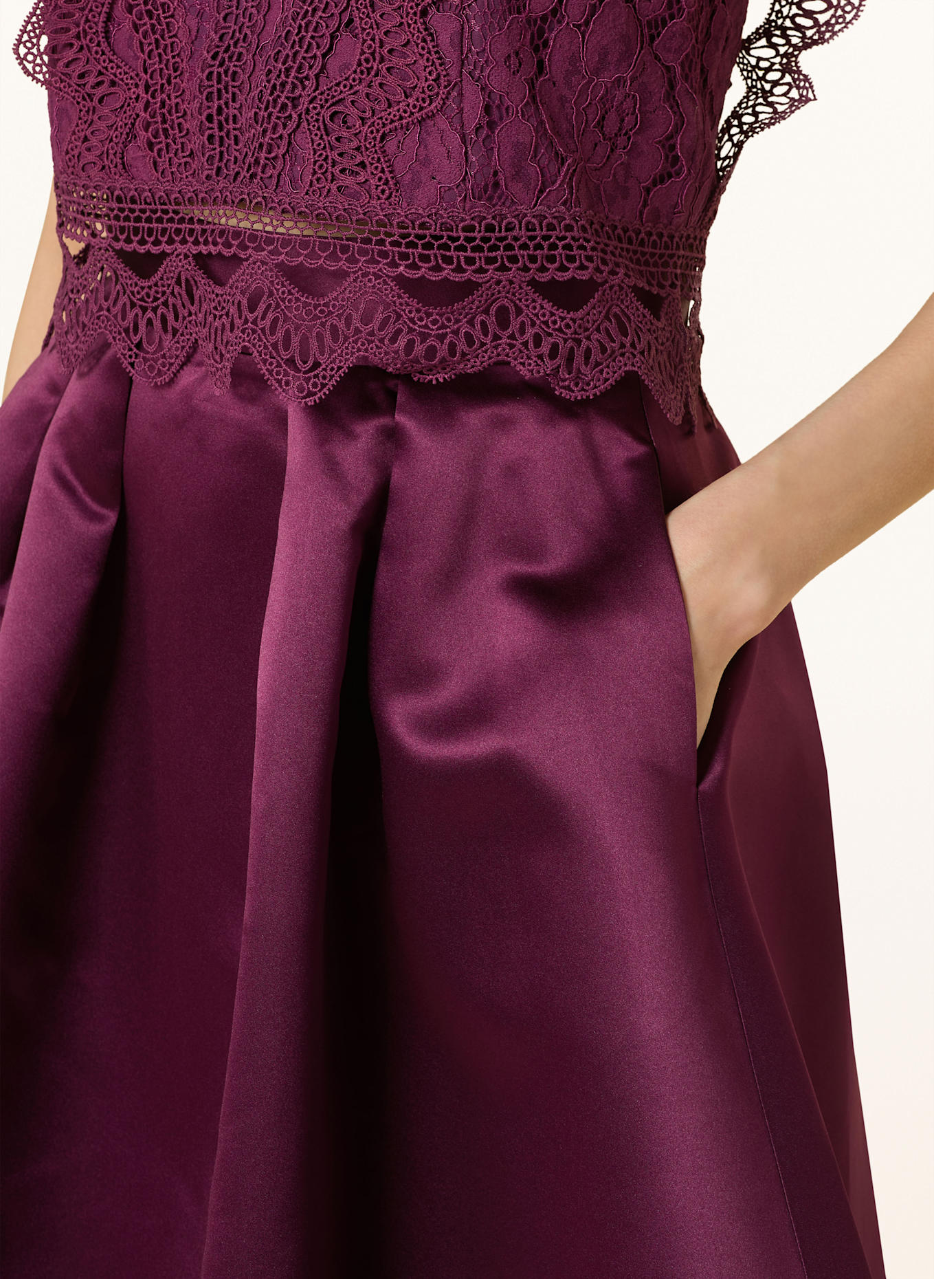 APART Satinrock: DUNKELLILA