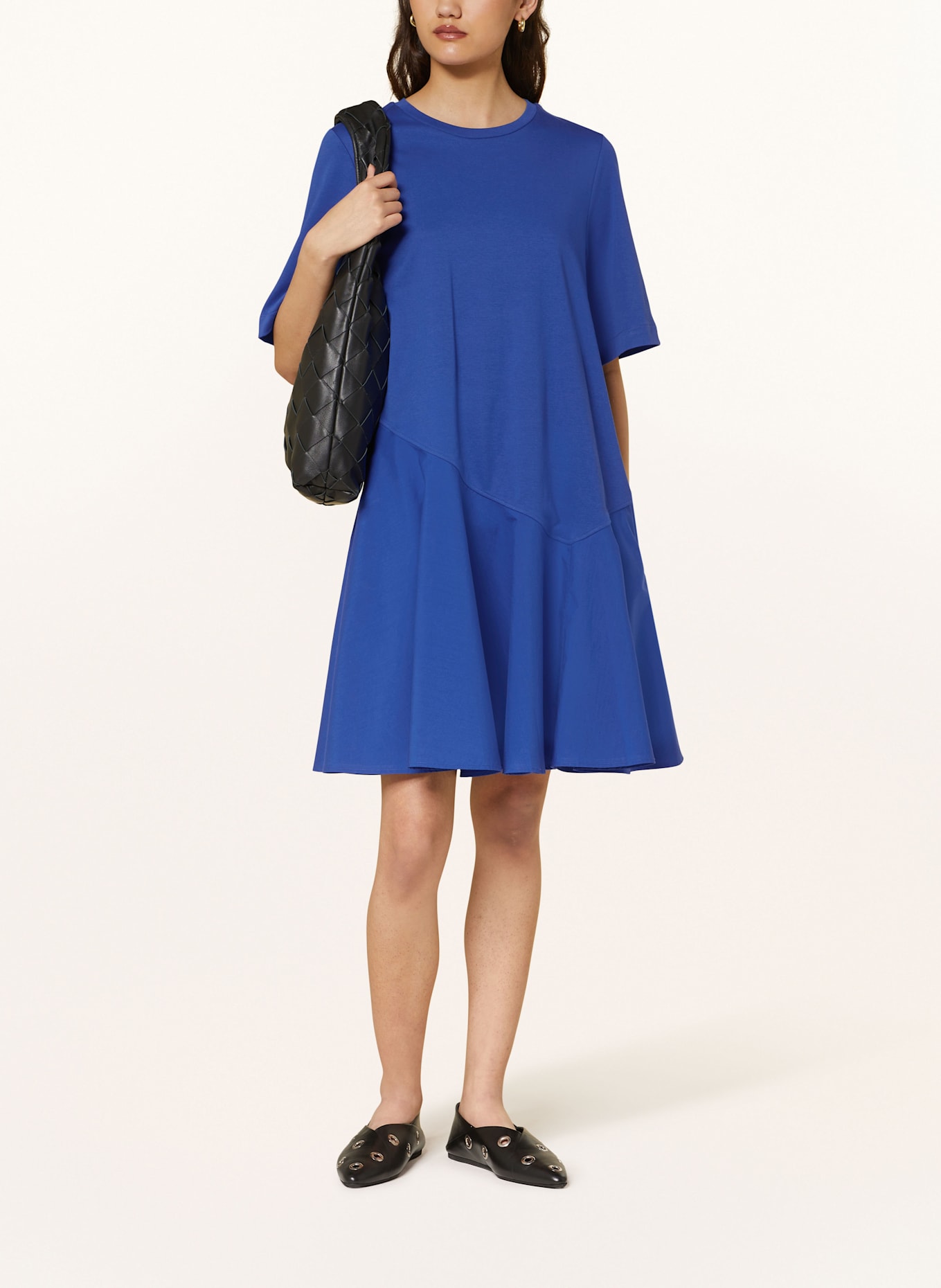 COS Kleid im Materialmix: BLAU