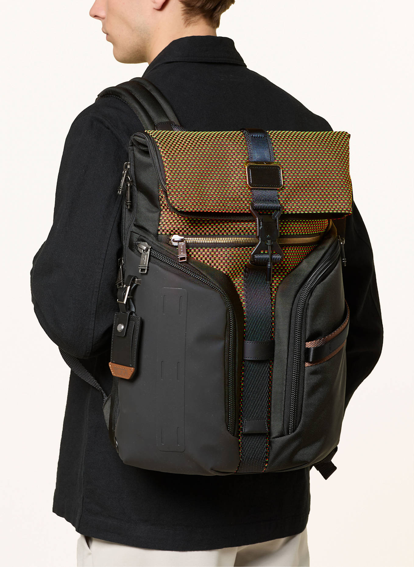 TUMI Batoh ALPHA BRAVO LOGISTICS s přihrádkou na laptop: ČERNÁ / ČERVENÁ