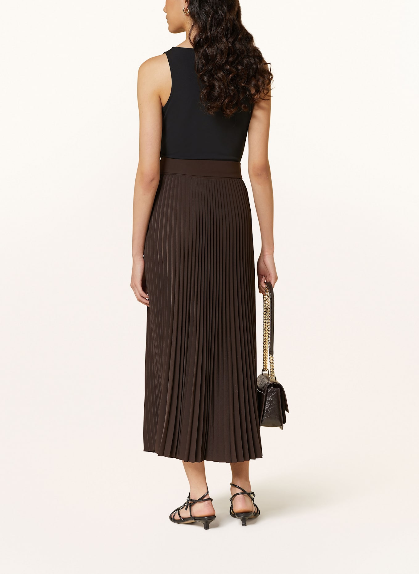 REISS Jupe plissée AVA: MARRON FONCÉ