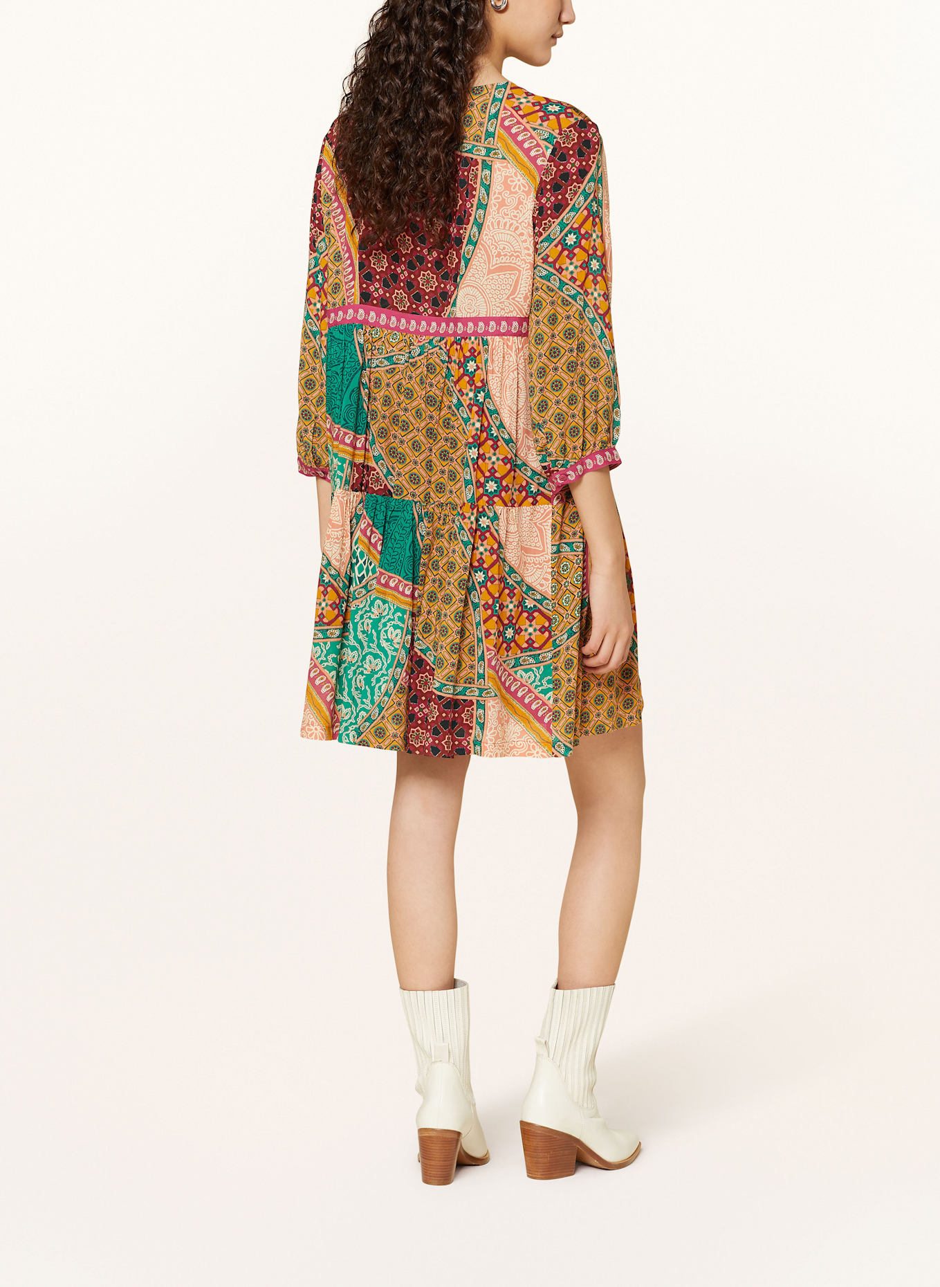 ba&sh Kleid FINGSTON mit 3/4-Arm: GRÜN / DUNKELGELB / PINK