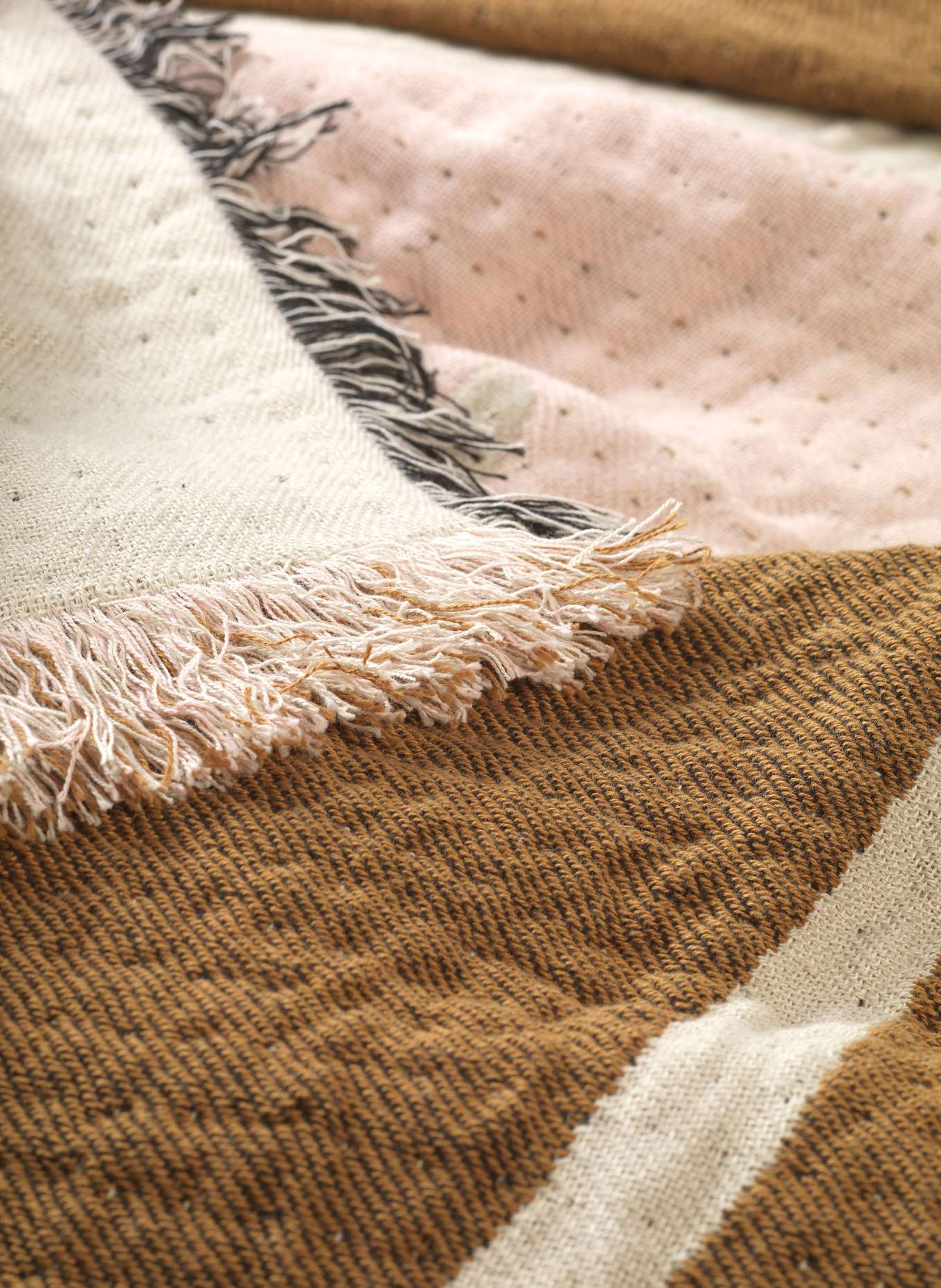 BROSTE COPENHAGEN Plaid ROSITA: BRAUN/ ROSÉ