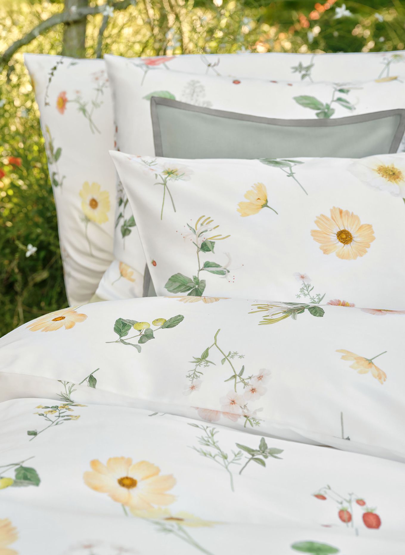 SCHLOSSBERG Bettbezug ZINNIA: WEISS / GRÜN / HELLORANGE