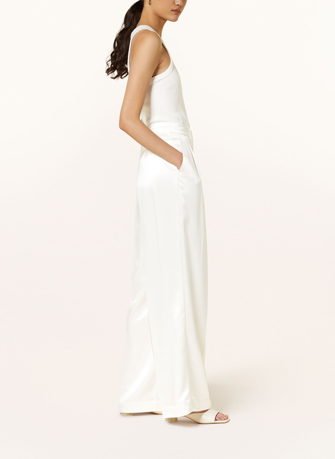 ba&sh Marlenehose GODART aus Satin: ECRU