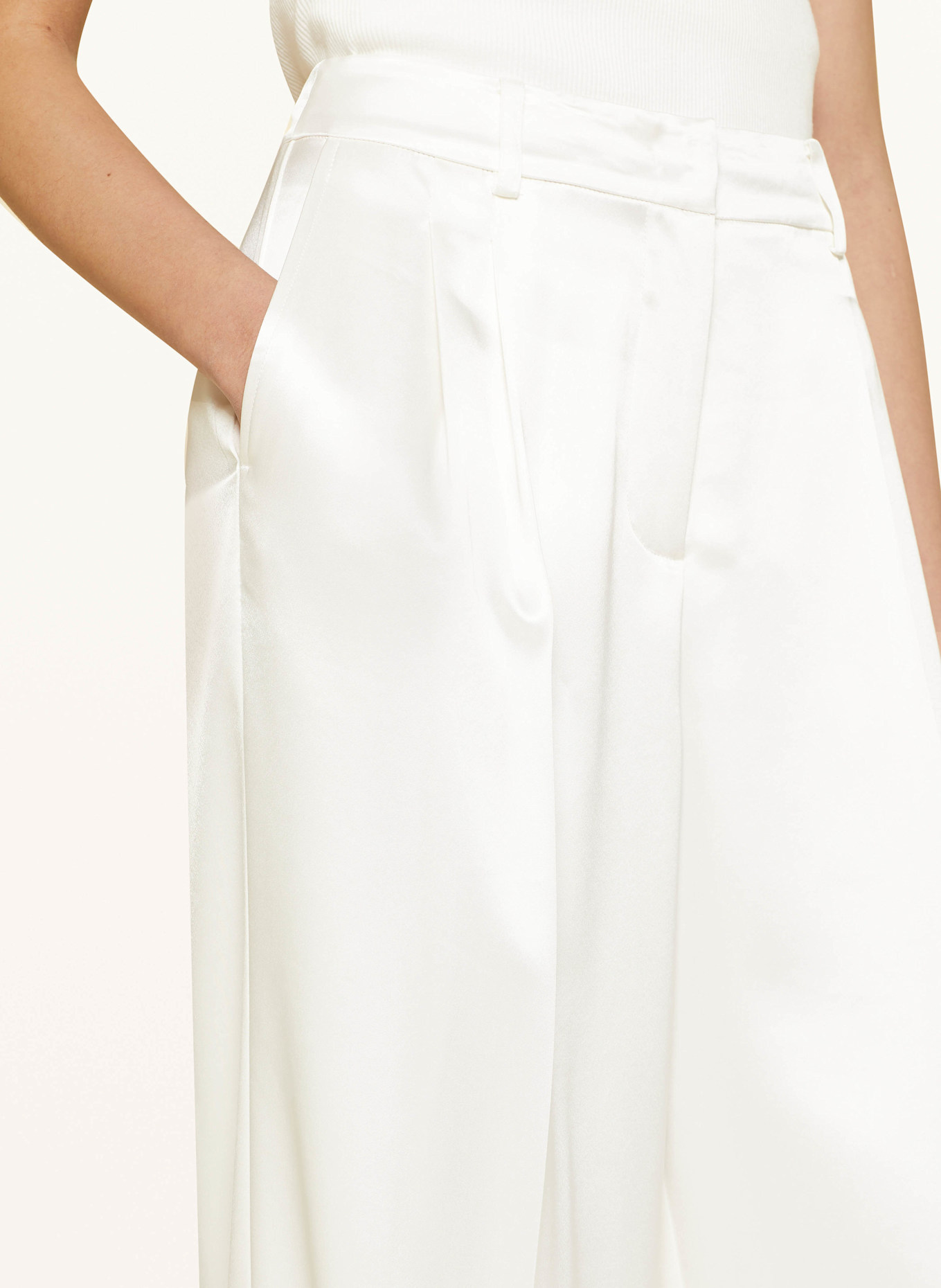 ba&sh Marlenehose GODART aus Satin: ECRU