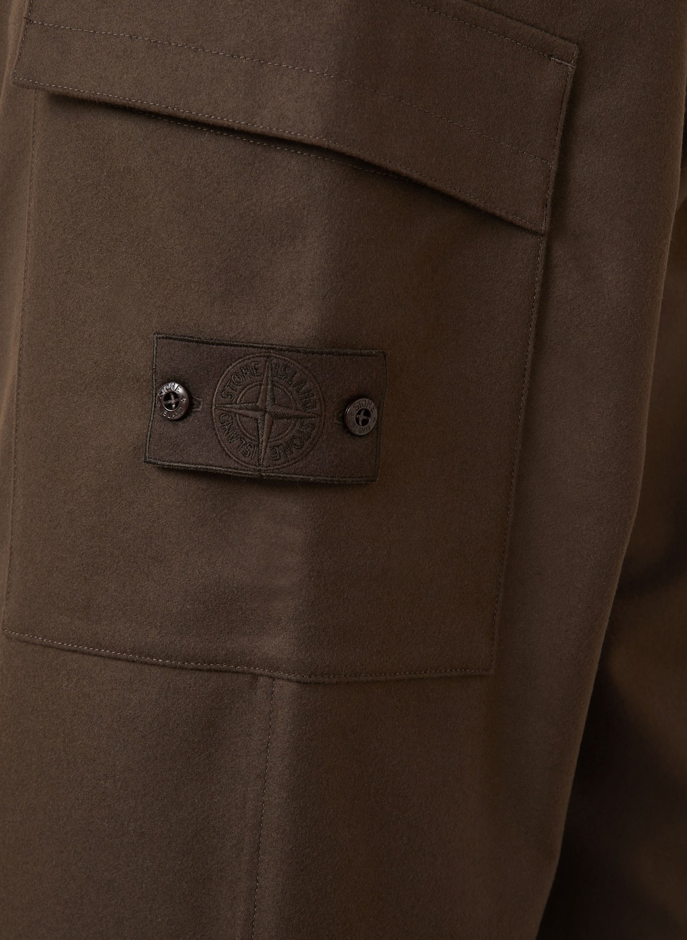 STONE ISLAND Cargohose GHOST aus Flanell: DUNKELBRAUN