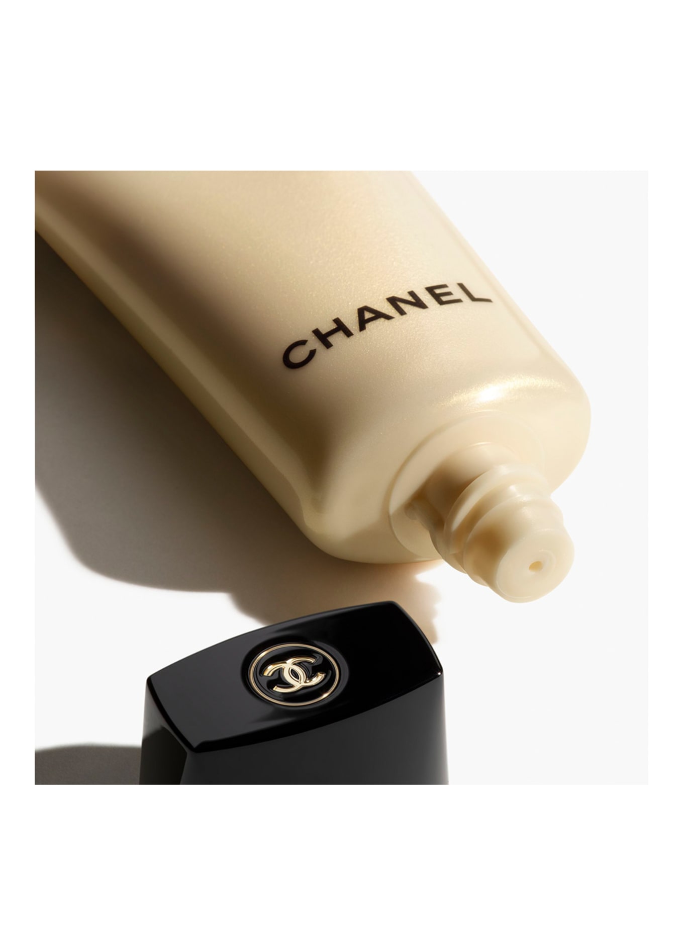 CHANEL SUBLIMAGE LA PROTECTION UV