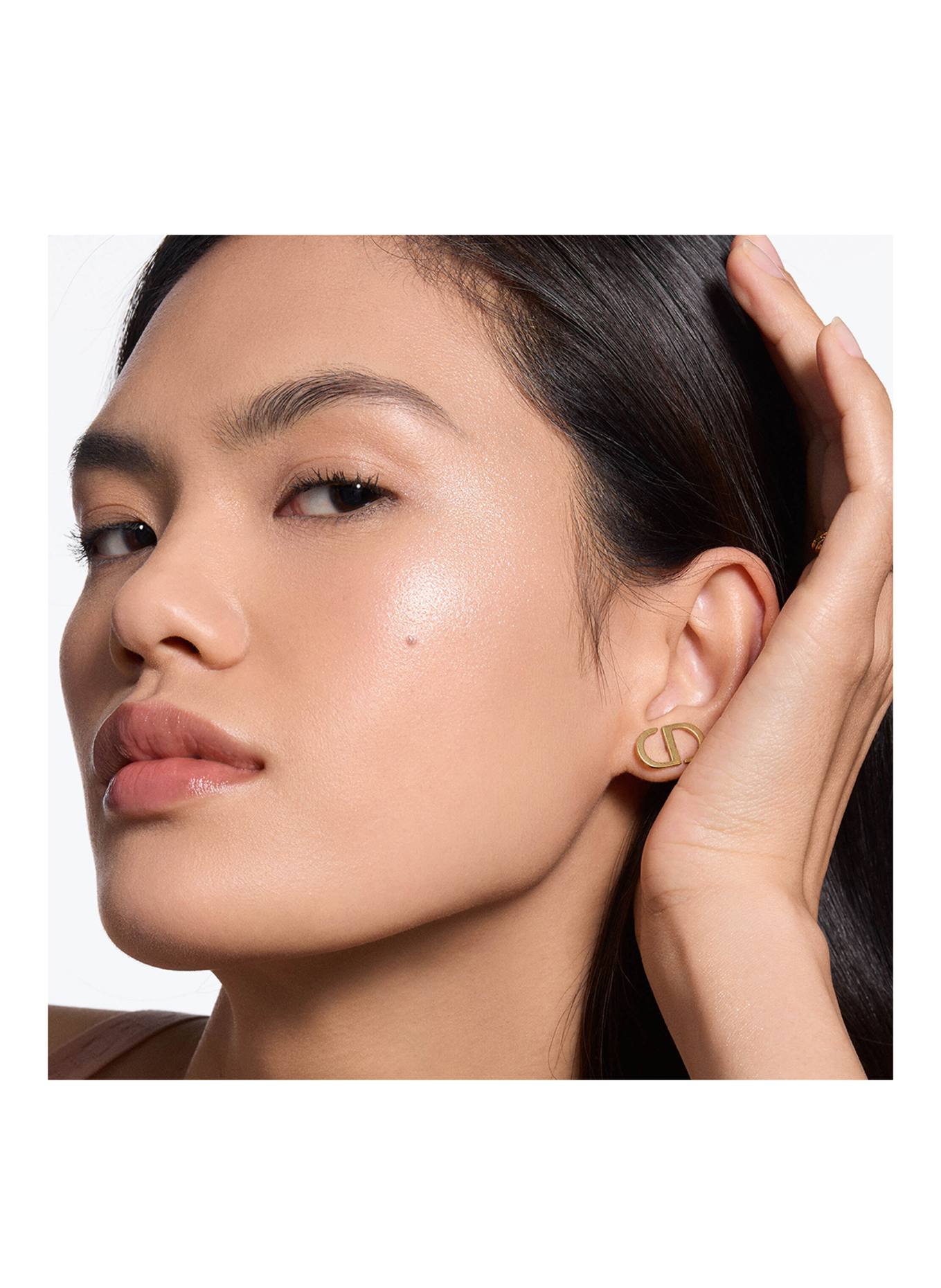 DIOR DIOR FOREVER GLOW LUMINIZER: 01 NUDE HALO