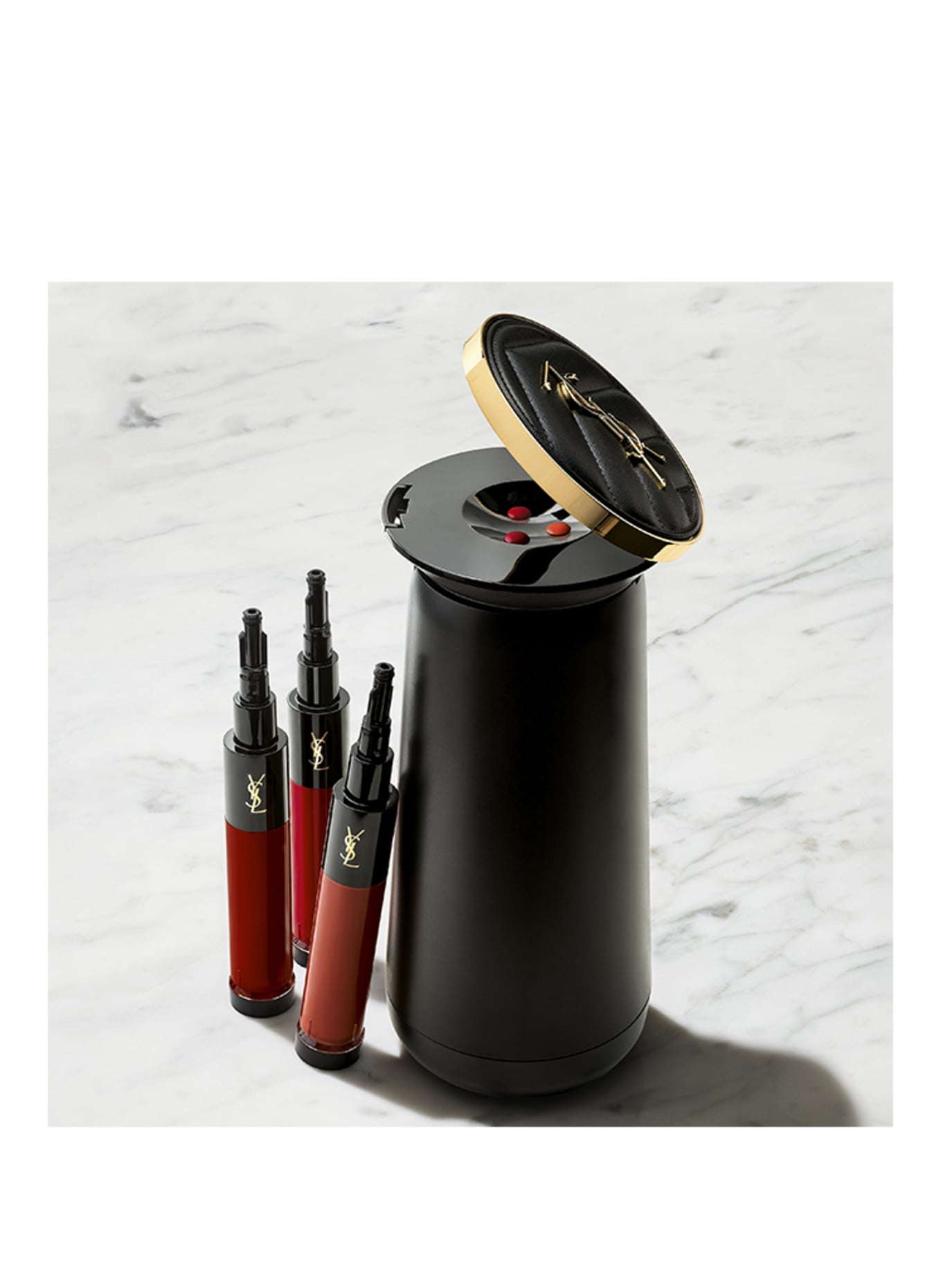 口紅 Yves Saint Laurent Rouge SUR MESURE Dress your lips your way using YSL Beauty's Rouge Sur Mesure.
