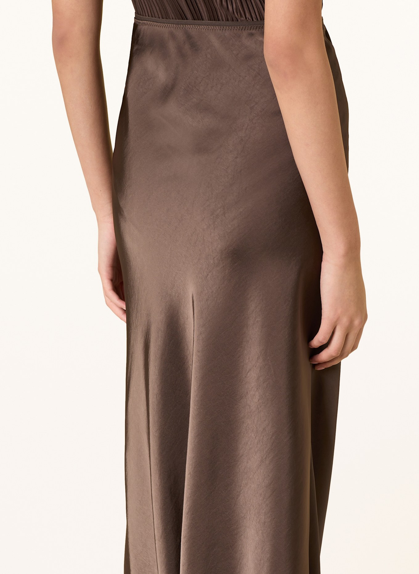 NEO NOIR Satinrock VICKY: DUNKELBRAUN