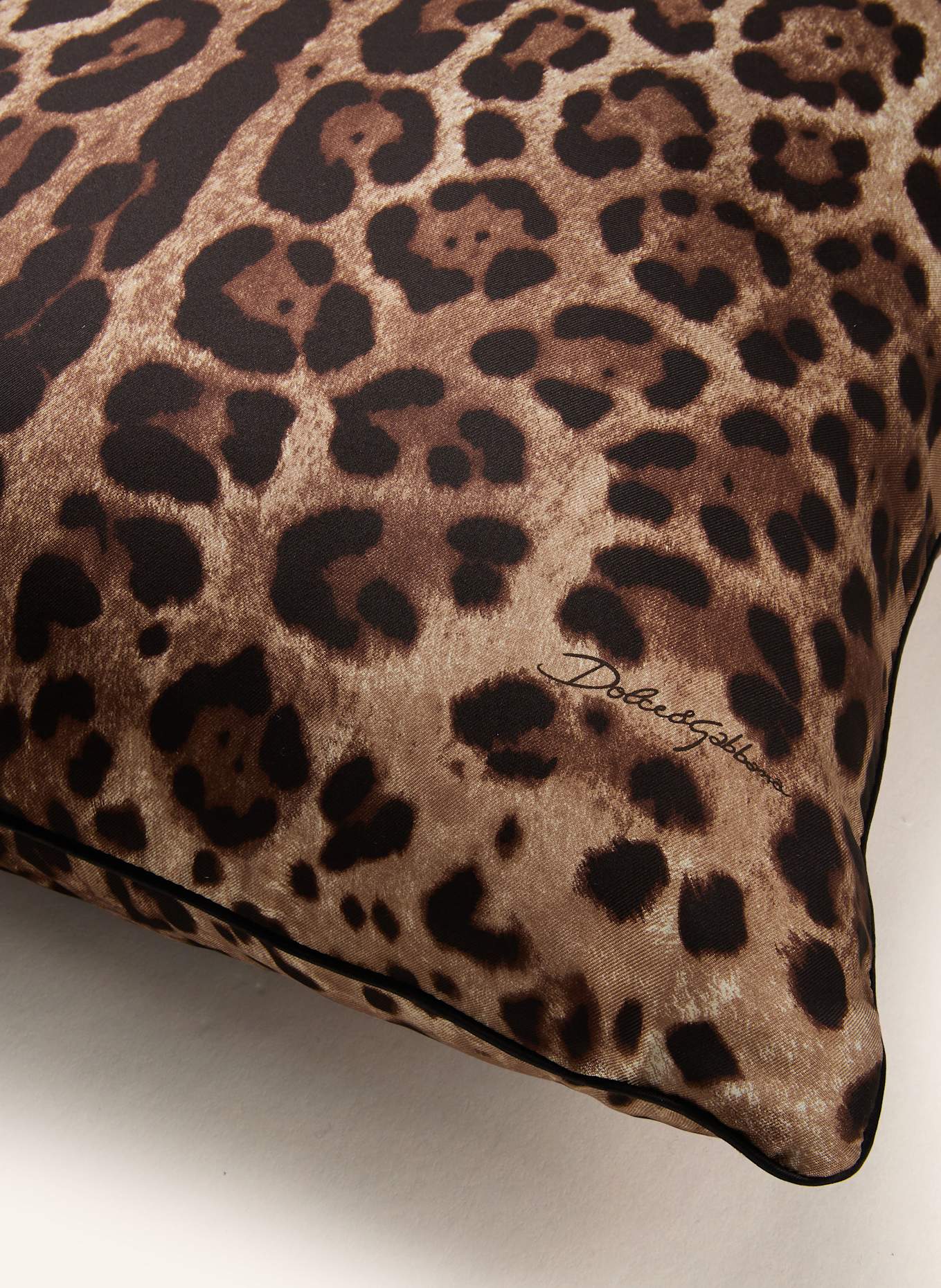 DOLCE & GABBANA CASA Coussins décoratifs en soie: MARRON FONCÉ / MARRON / MARRON CLAIR