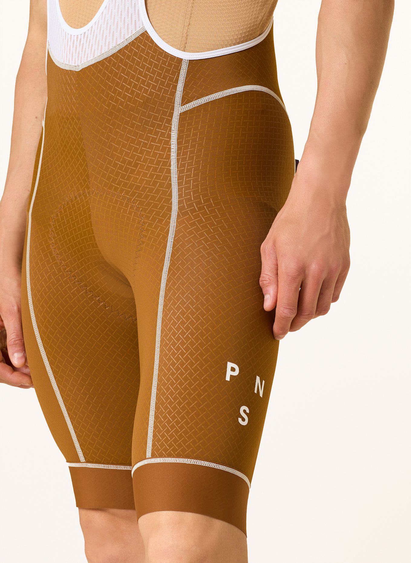 PAS NORMAL STUDIOS Radhose MECHANISM BIBS mit Trägern und gepolstertem Einsatz: COGNAC