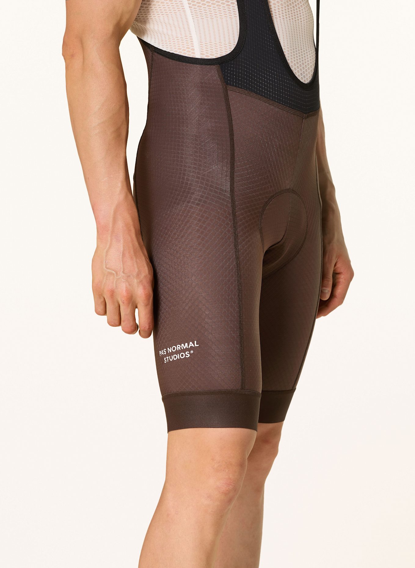 PAS NORMAL STUDIOS Cyklistické kalhoty ESSENTIAL se šlemi a polstrovanou vložkou: HNĚDÁ
