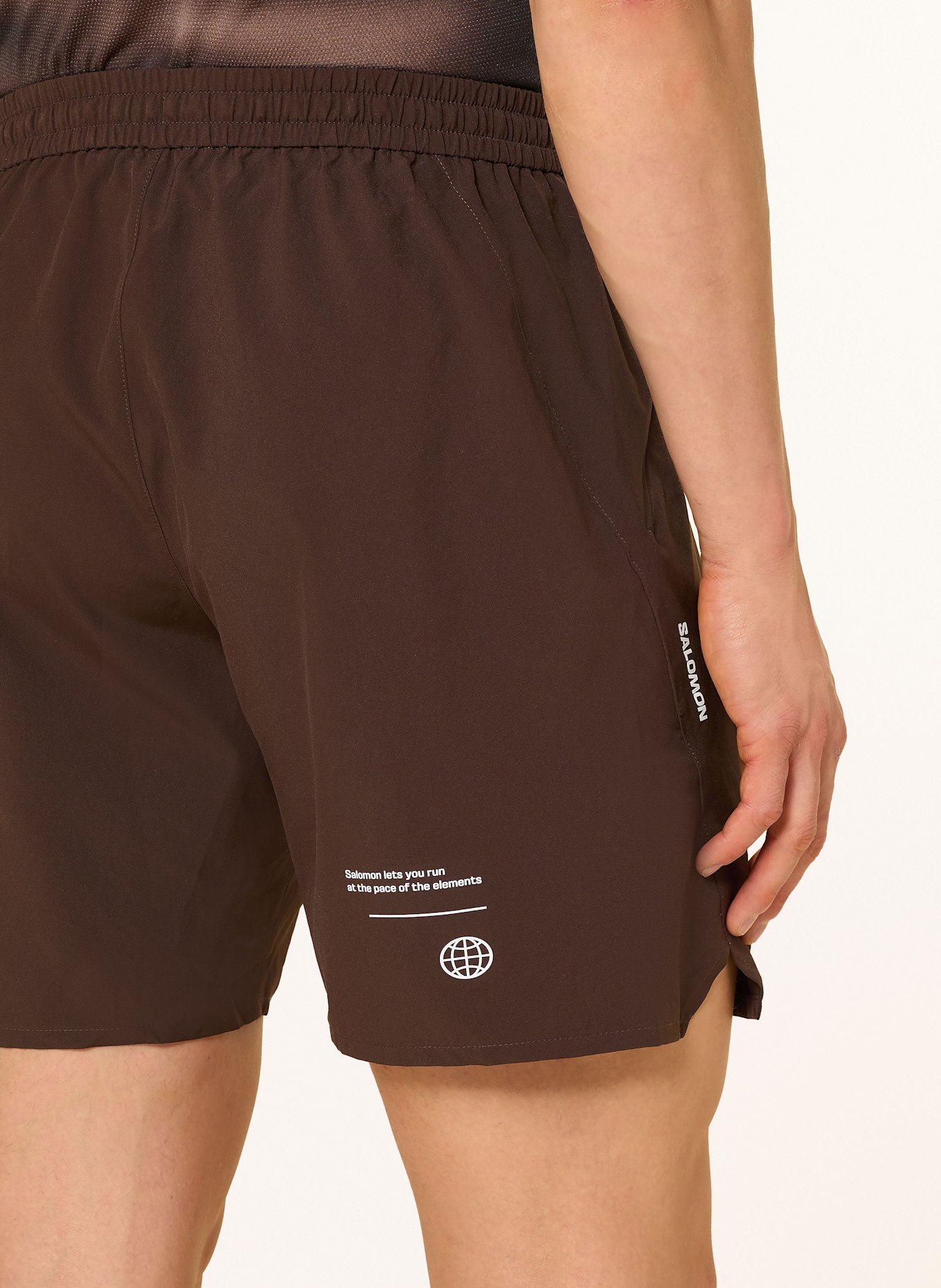SALOMON Laufshorts SHAKEOUT: DUNKELBRAUN