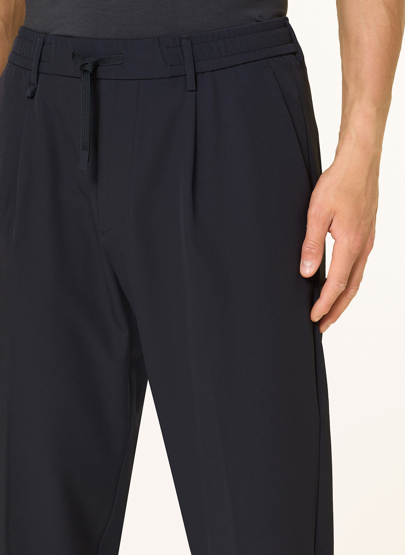 BOSS Chino T_CONVERT-PLEAT Tapered Fit: DUNKELBLAU
