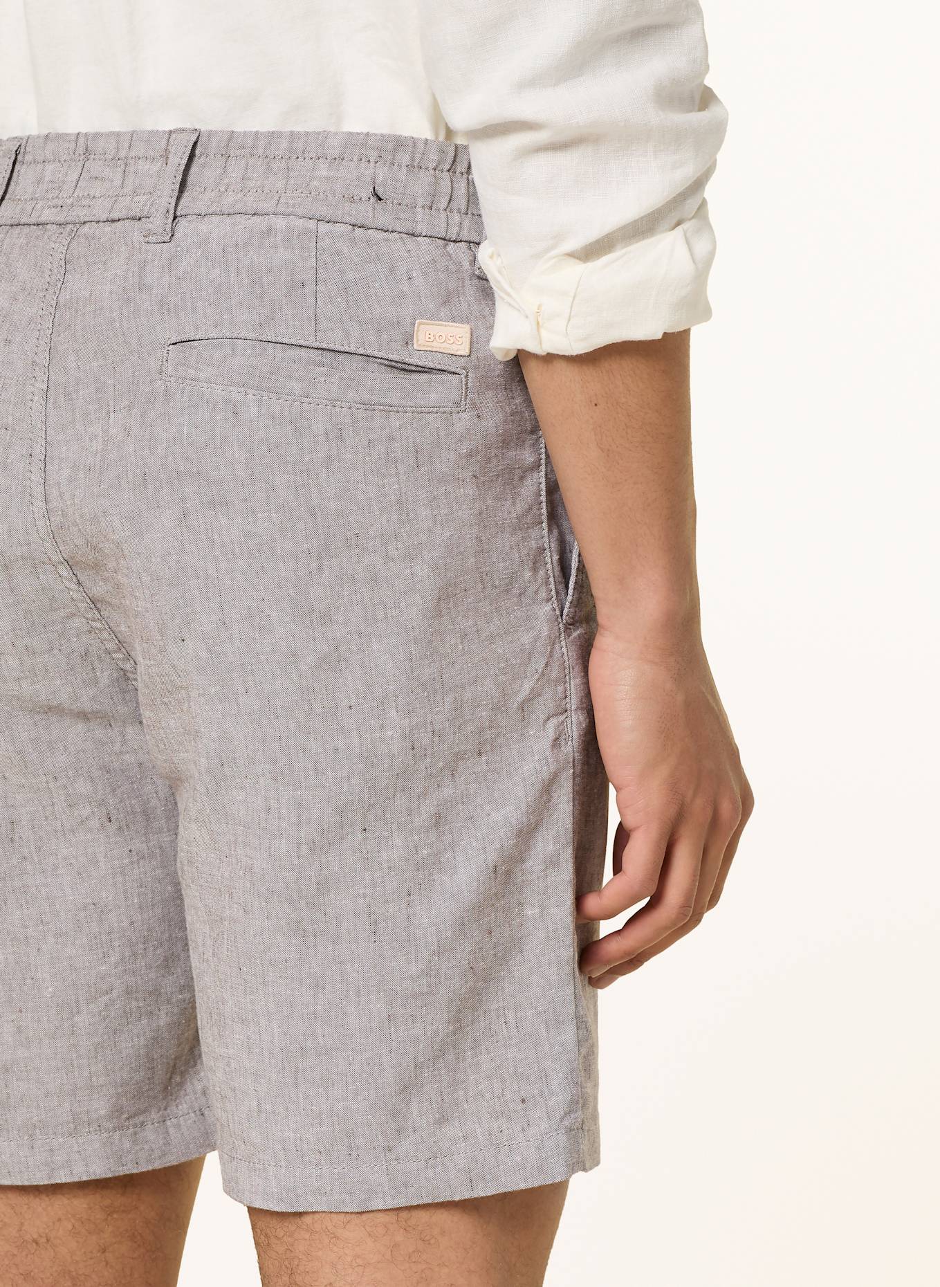 BOSS Chinoshorts Tapered Fit mit Leinen: TAUPE