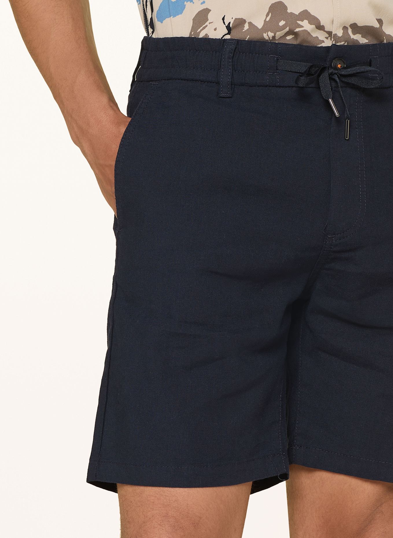 BOSS Chinoshorts Tapered Fit mit Leinen: DUNKELBLAU