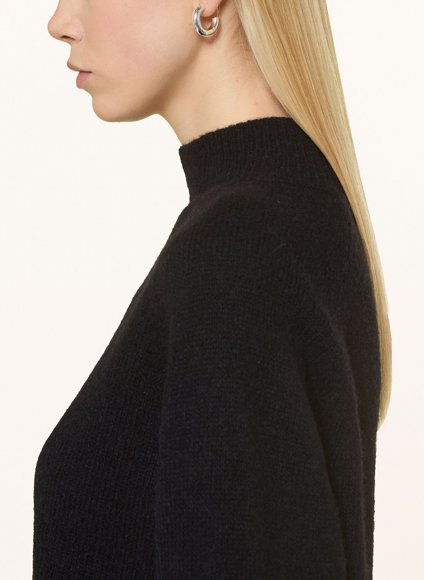 HUGO Sweter SURPY: CZARNY