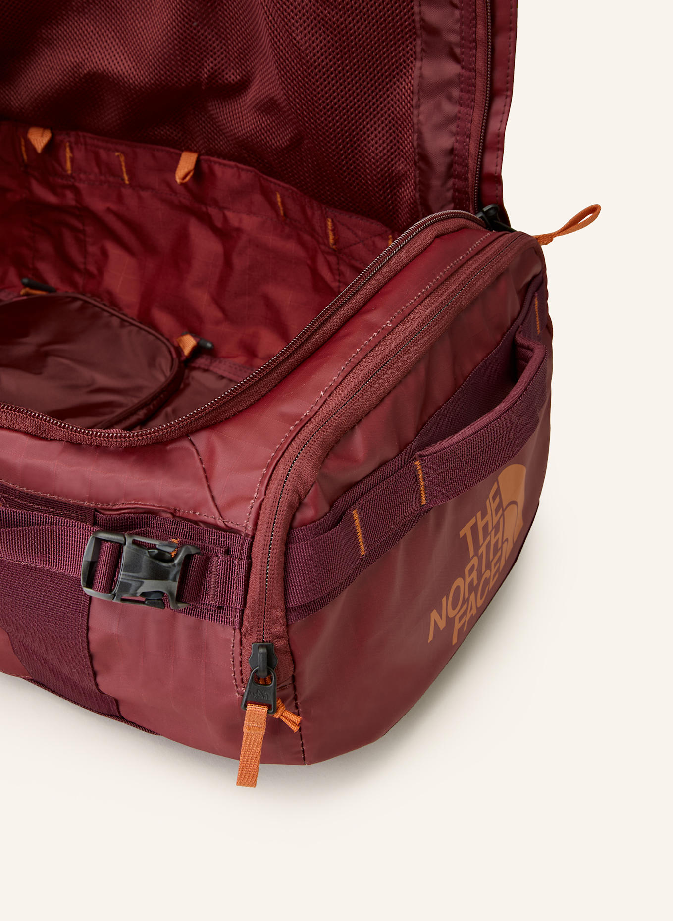THE NORTH FACE Reisetasche BASE CAMP VOYAGER DUFFEL 32 l mit Laptopfach: DUNKELROT