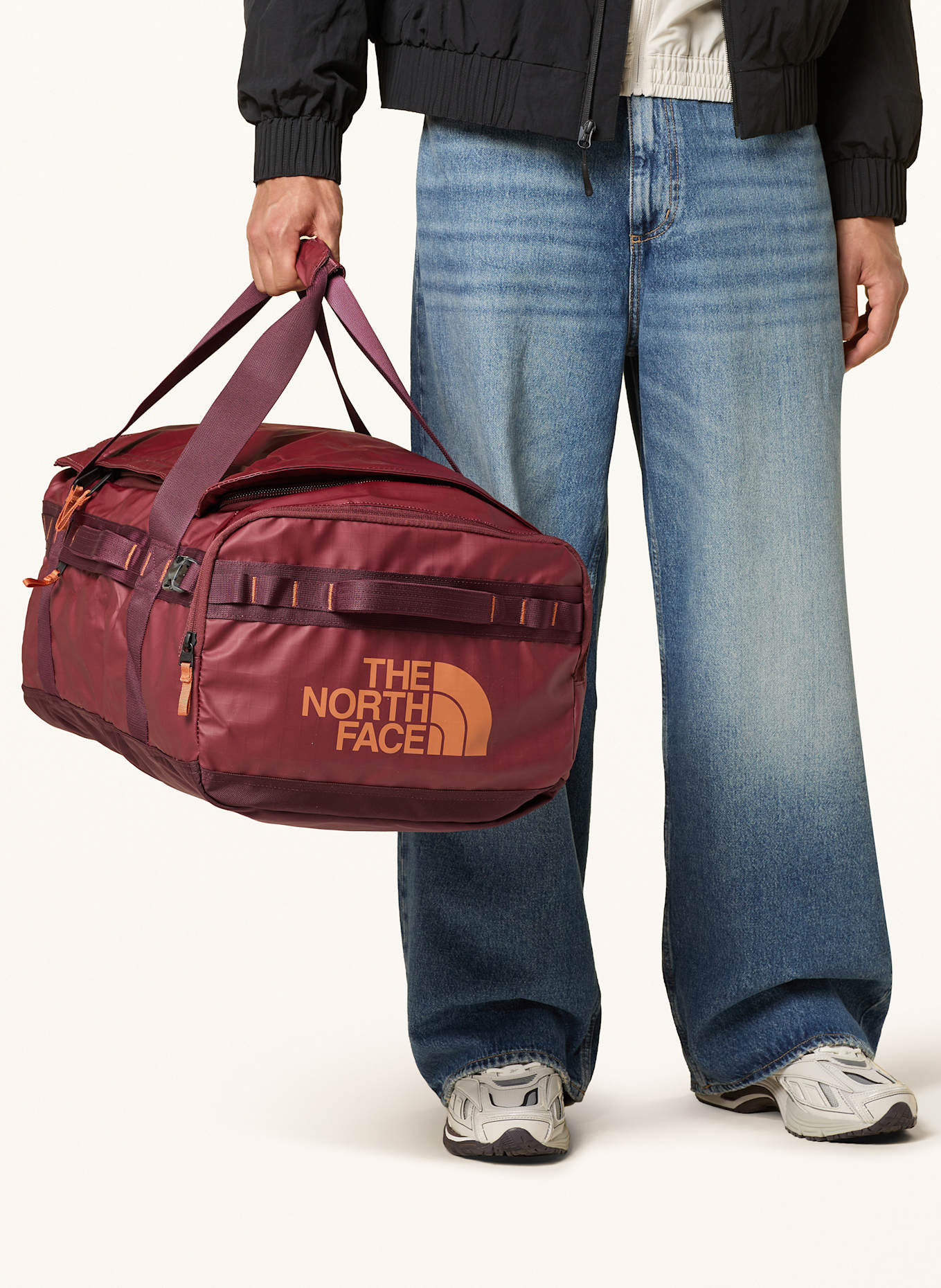 THE NORTH FACE Reisetasche BASE CAMP VOYAGER DUFFEL 32 l mit Laptopfach: DUNKELROT