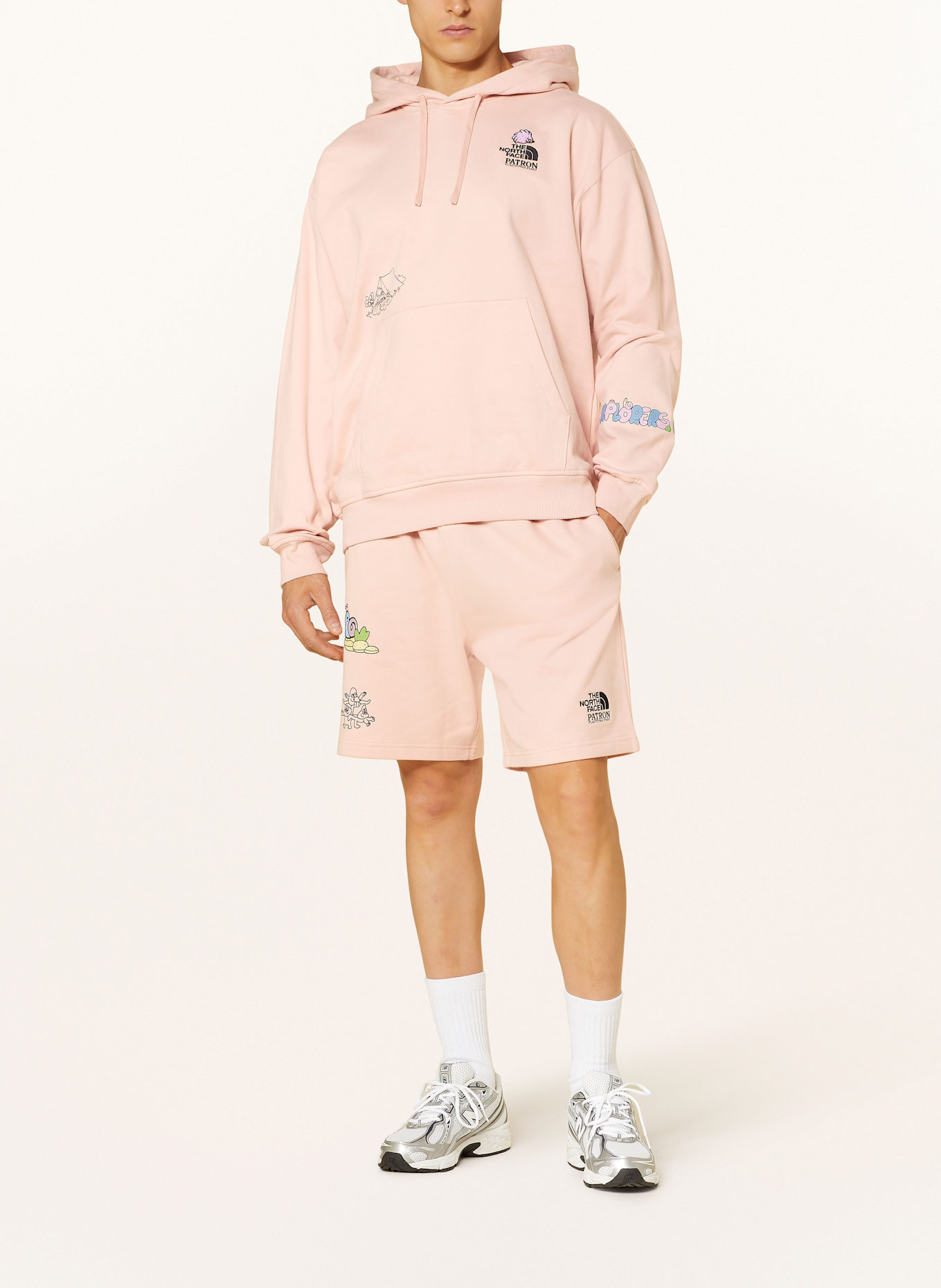 THE NORTH FACE Sweatshorts MOUNTAIN CLEANUP: ROSA